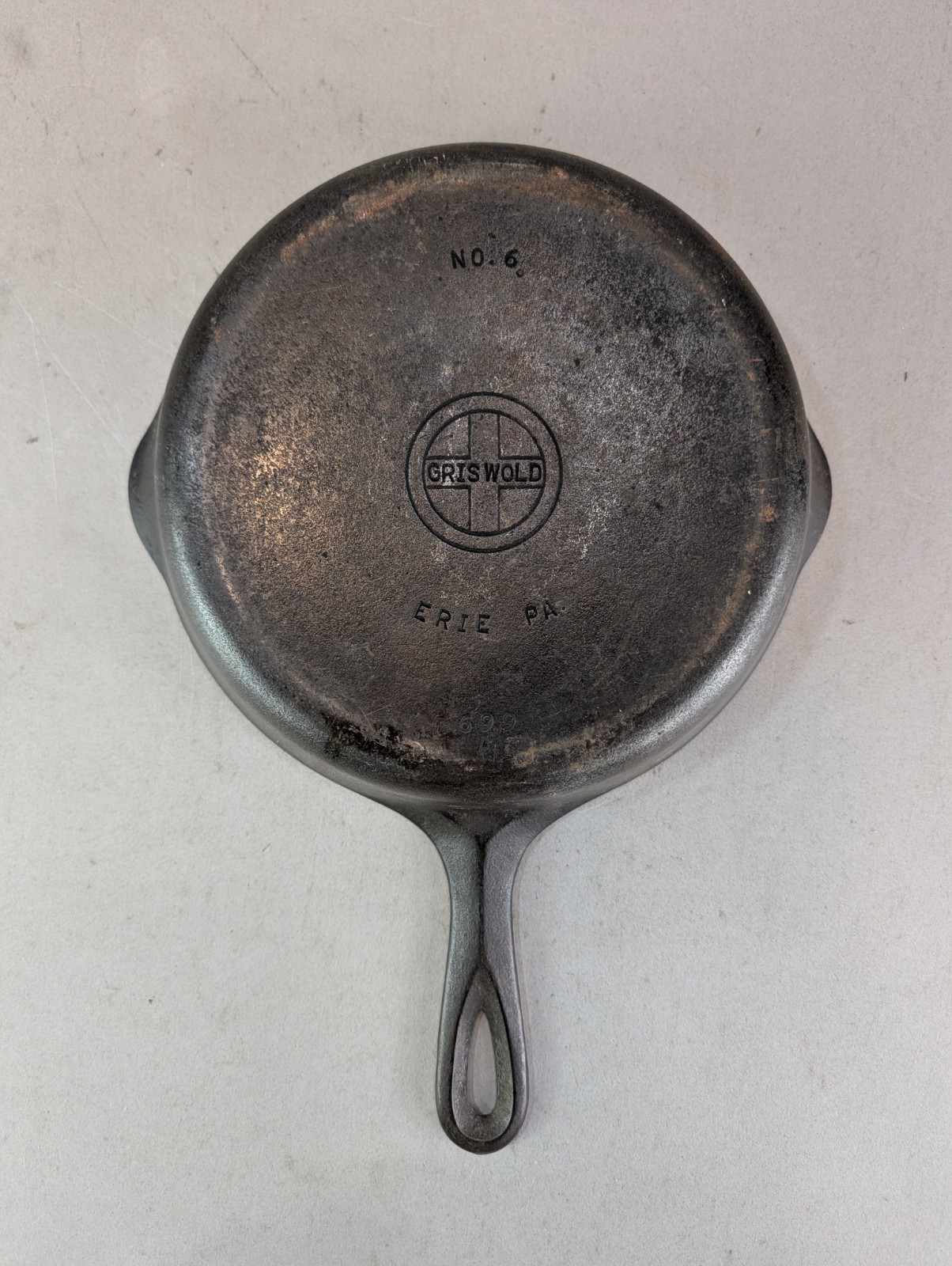 Vintage Griswold #6 Cast Iron Skillet Small Block Logo Erie PA 699 Sits Flat