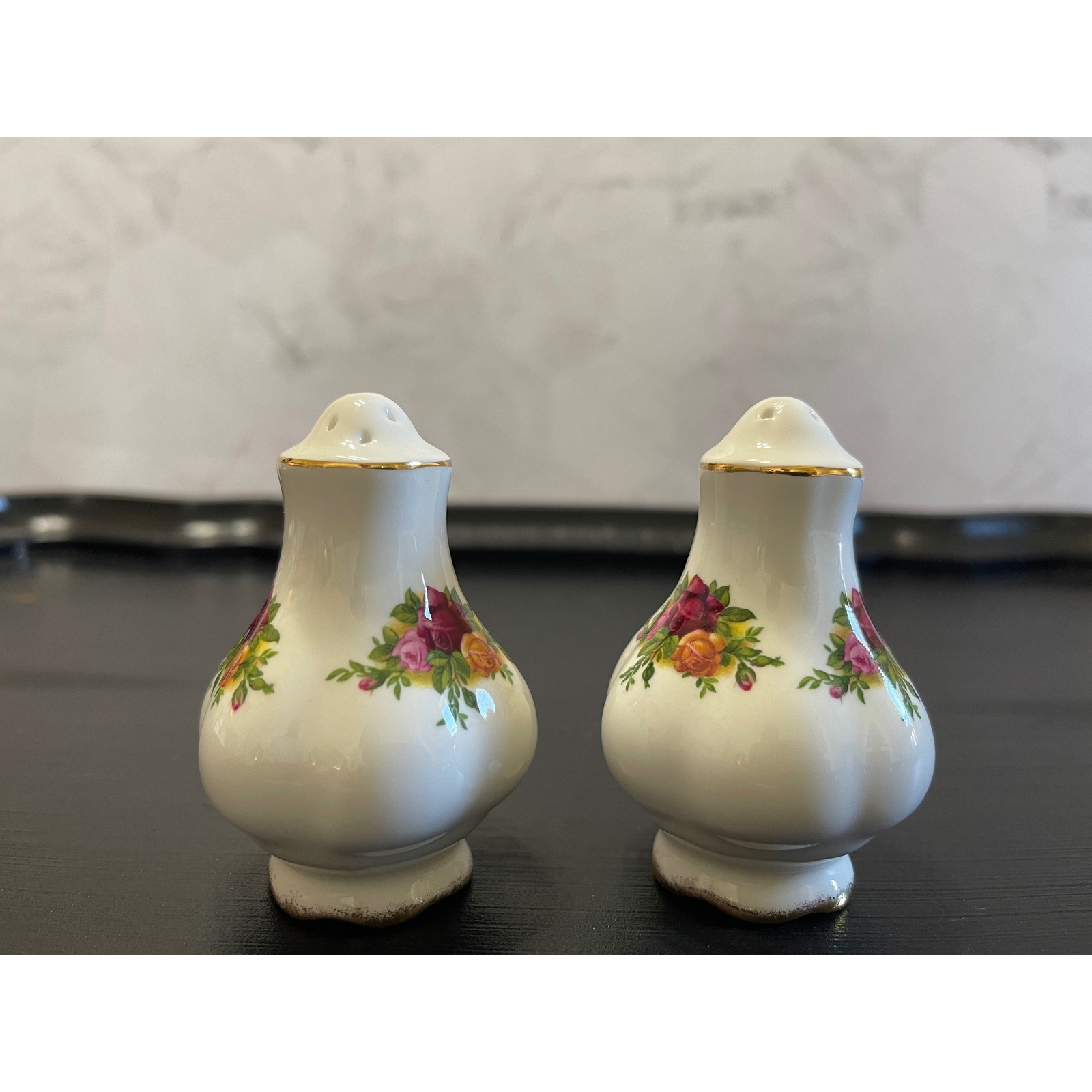 Royal Albert Old Country Roses Salt and Pepper Shakers Bone China Gold Trim Set