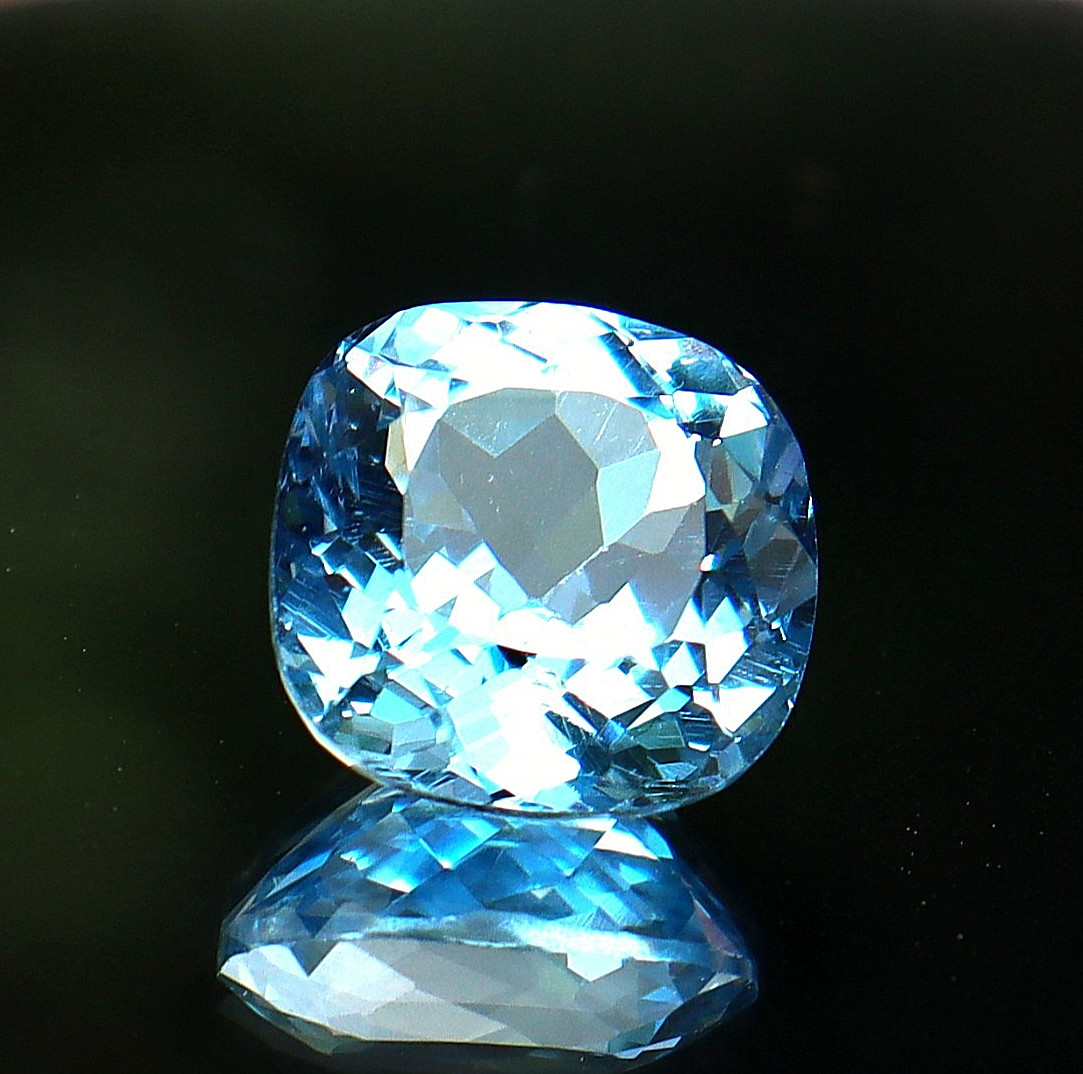 AAA+ Natural Sky Blue Aquamarine Cushion Cut 7-8 Ct Gemstone Certified