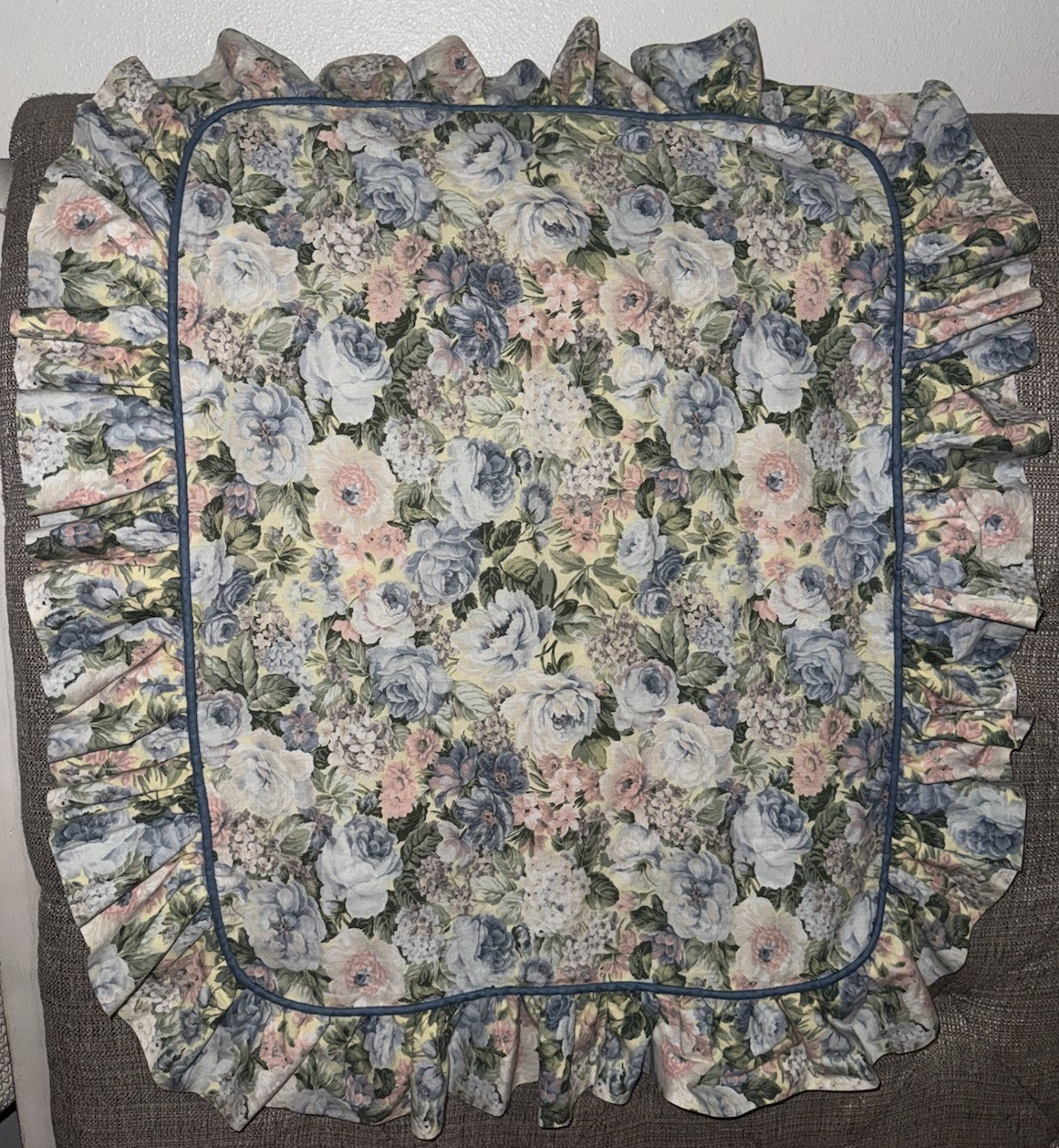 1 VTG Croscill Ruffled Pillow Sham Cover Cottagecore Blue Floral Large USA