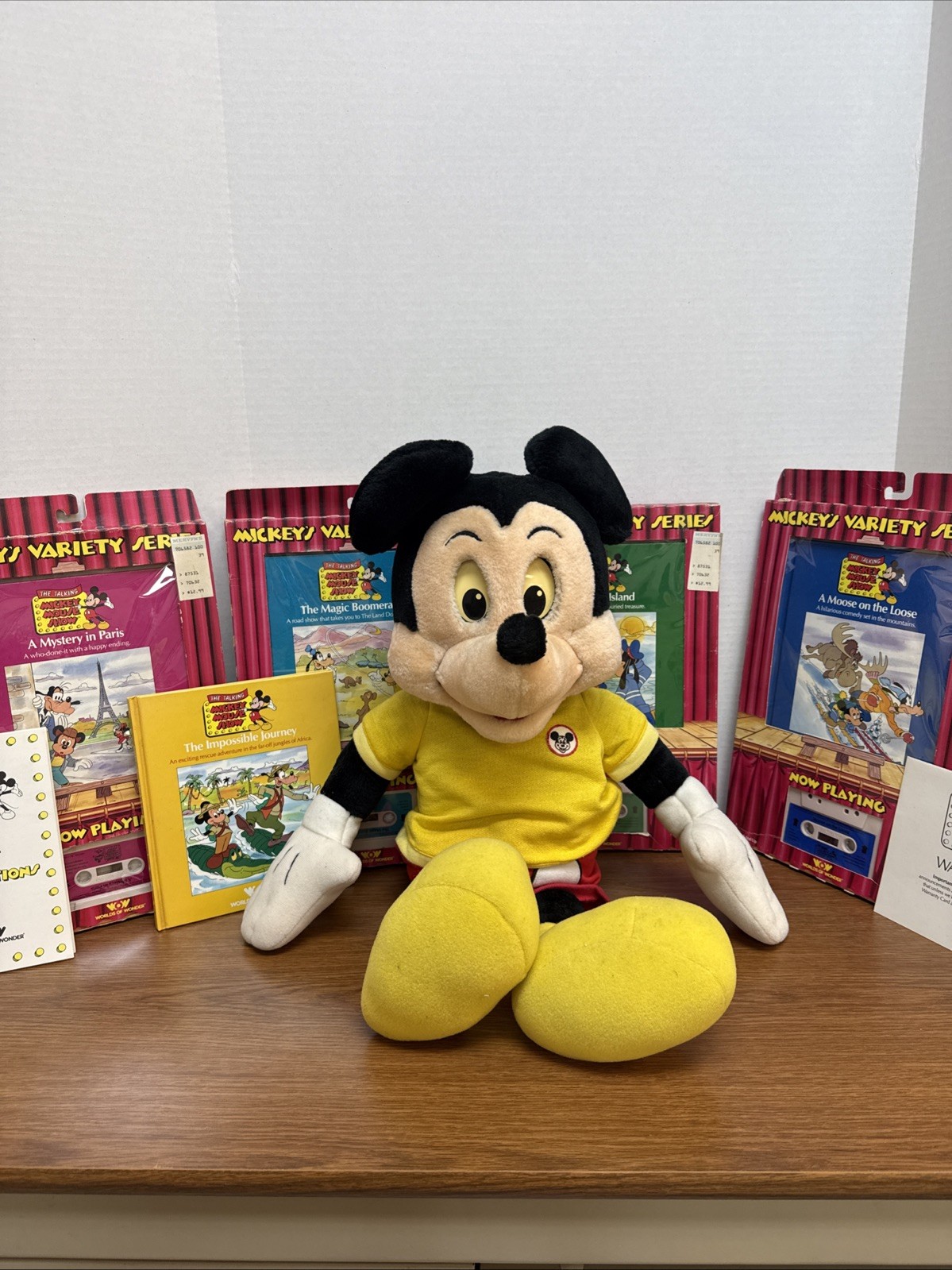 Vintage 1986 Disney Talking Mickey Mouse w/ 5 Books & Cassette Tapes *tested*