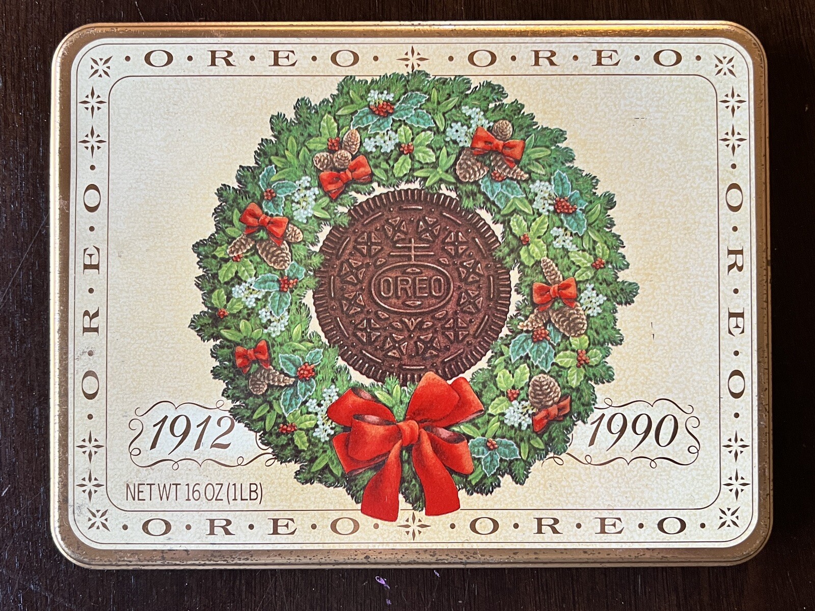 VINTAGE 1912-1990 OREOS TIN BOX CHRISTMAS WREATH BEAUTIFUL GRAPHICS, TOP ONLY