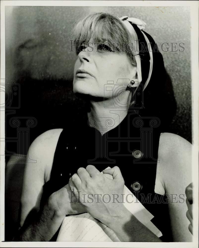 1967 Press Photo Greek Actress Melina Mercouri with Protest Letter, New York
