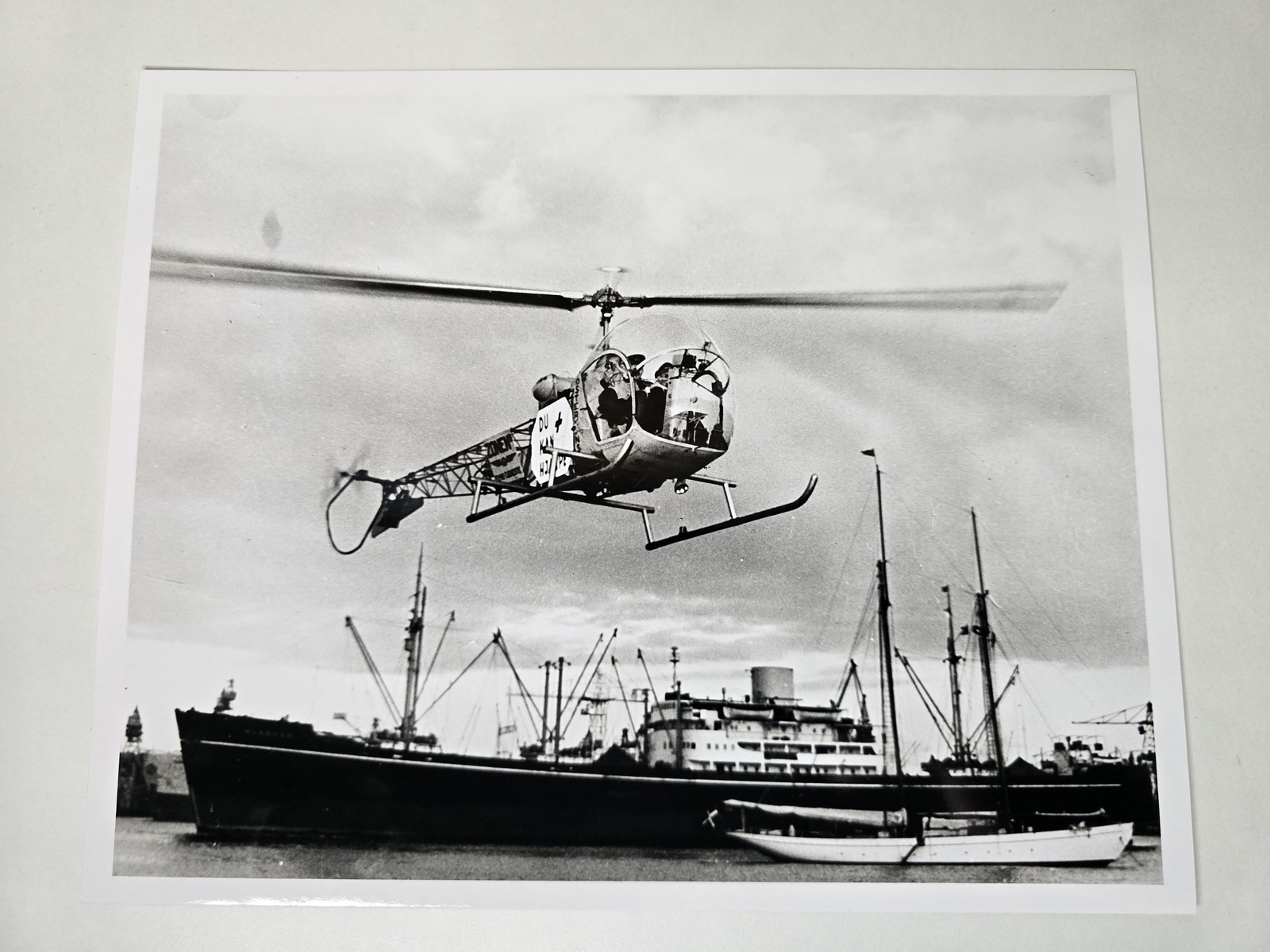 1953 Bell 47 SE-HAP MS Jutlandia Hospital Ship Korean War 8x10 Archive Photo