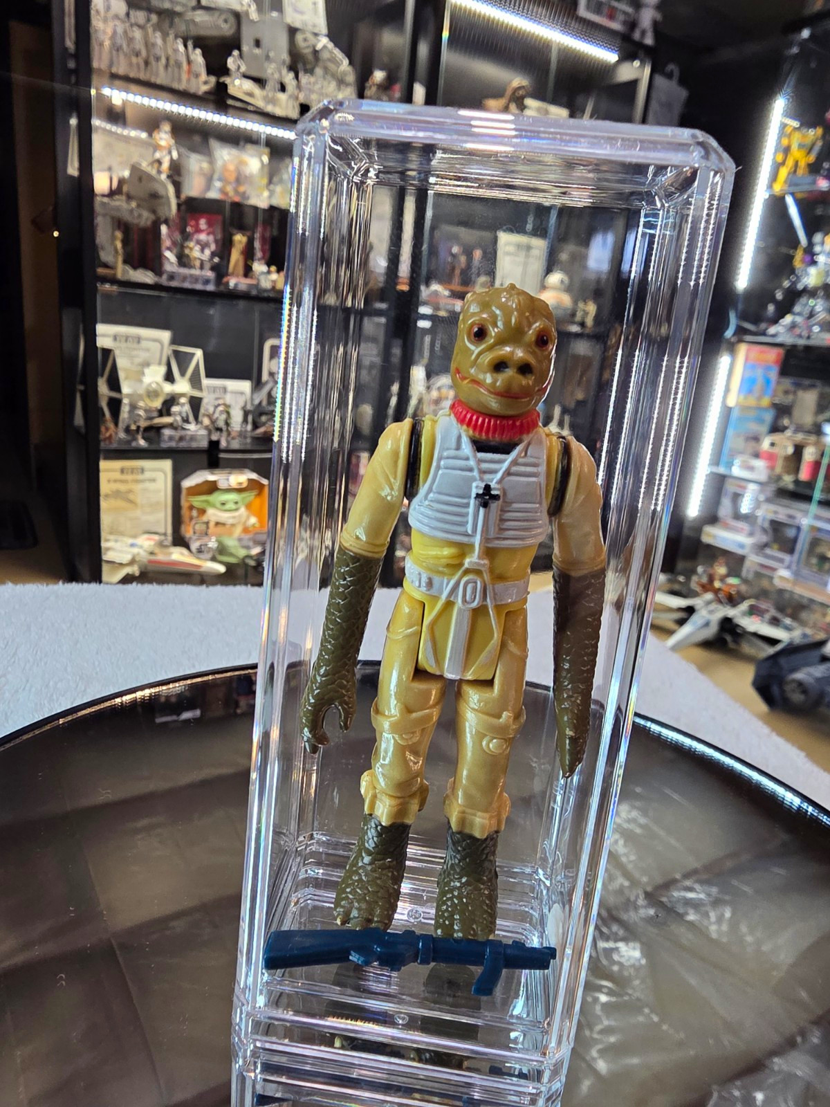 Vintage 1980 Kenner Star Wars Bossk Action Figure w/ Blaster Empire Strikes