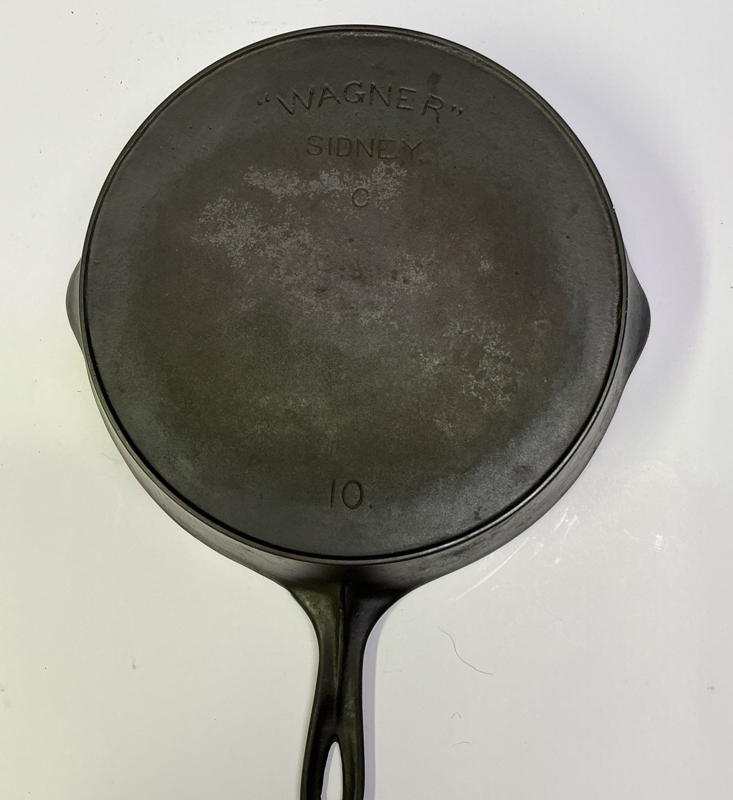 Early Arch “WAGNER” SiDNEY 0, No 10 Cast Iron Skillet with Heat Ring, Restored