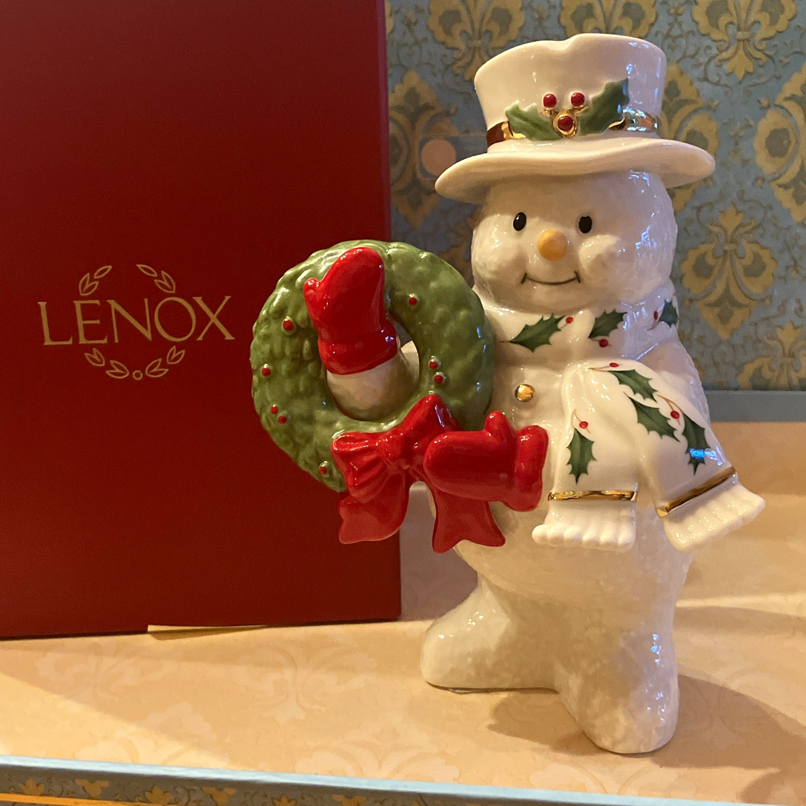 Lenox Holiday 2022 Wreath Snowman Ceramic Figurine Boxed 6.25 in