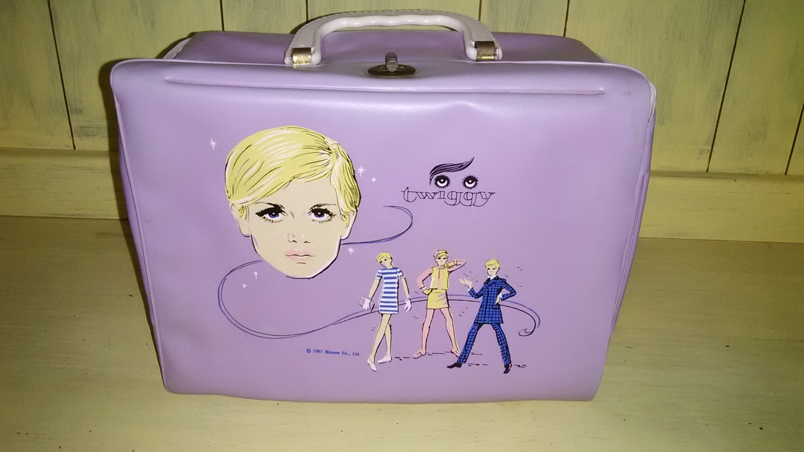 Rare Vintage 1967 Twiggy Aladdin Industries Purple Vinyl Plastic Lunch Box