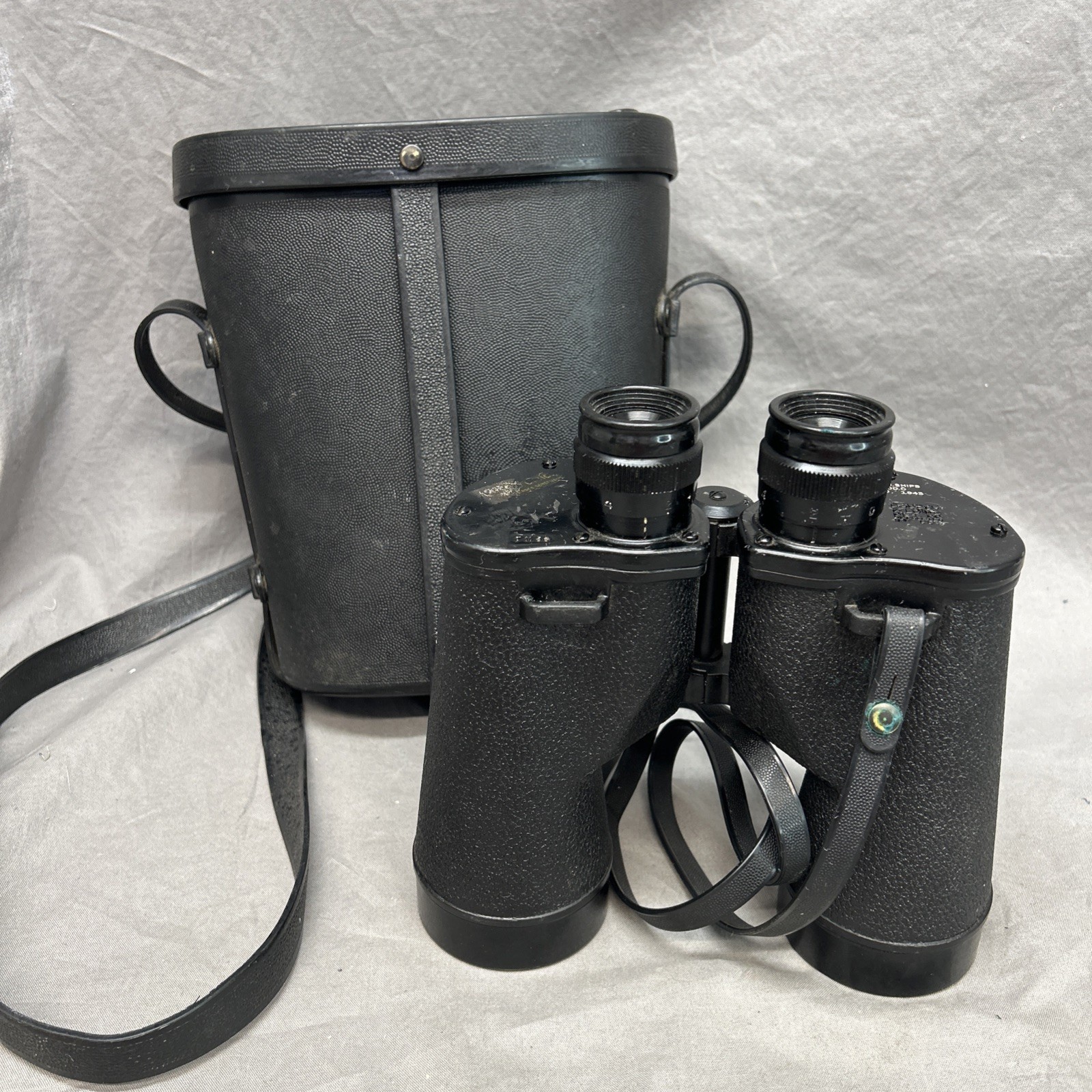 U.S. Navy BUSHIPS Mark 28 MOD. 0 1943 Binoculars 7 x 50 with Case Bausch Lomb