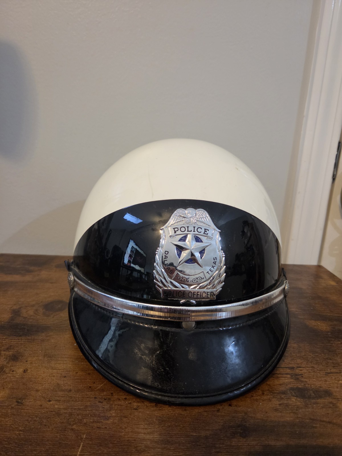 Vintage Obsolete Super Seer Dallas Texas Police Motorcycle Badge Helmet 