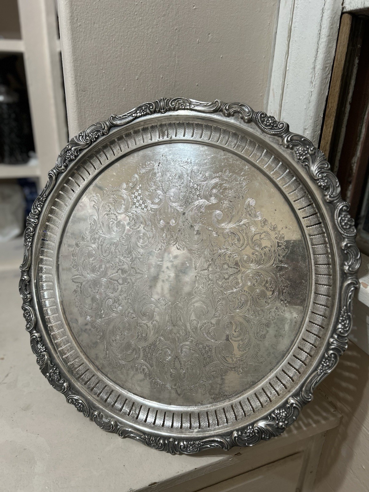 Wallace Baroque 298 Silver Plate Round Serving Tray Ornate Floral Engraved