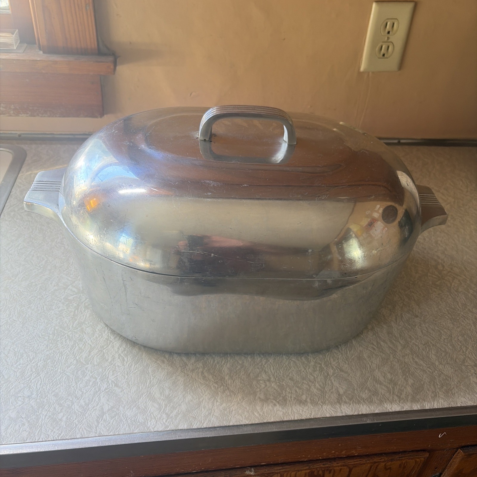 Vtg. Large Magnalite GHC Roaster 19 9/16 x 18 5/8 Aluminum Oven 13QT USA/ Trivet