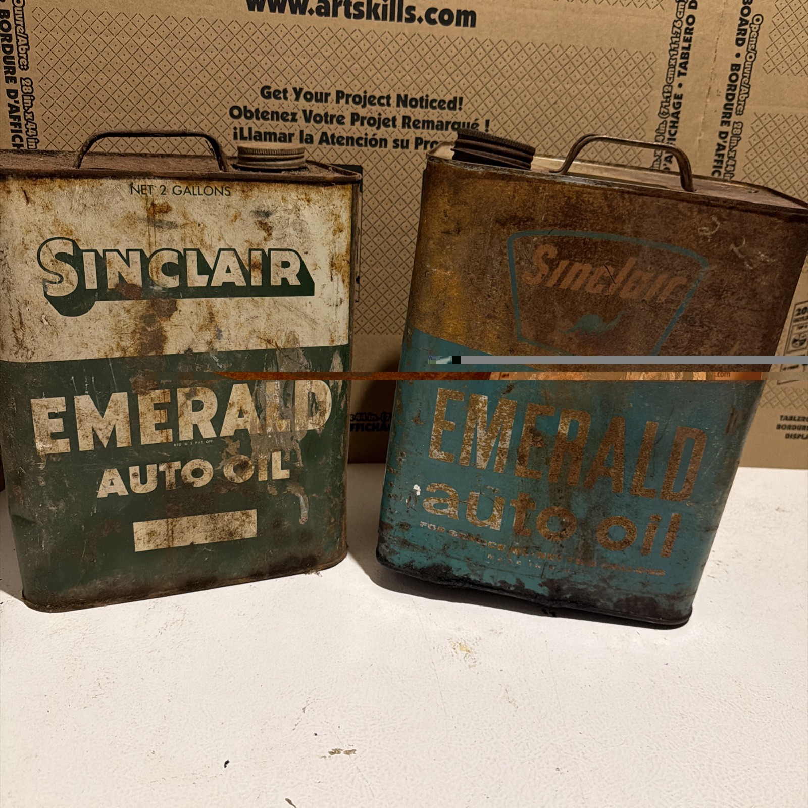 2 Sinclair Emerald Auto 2 Gallon Motor Oil Can Vintage Dino Dinosaur Advertising