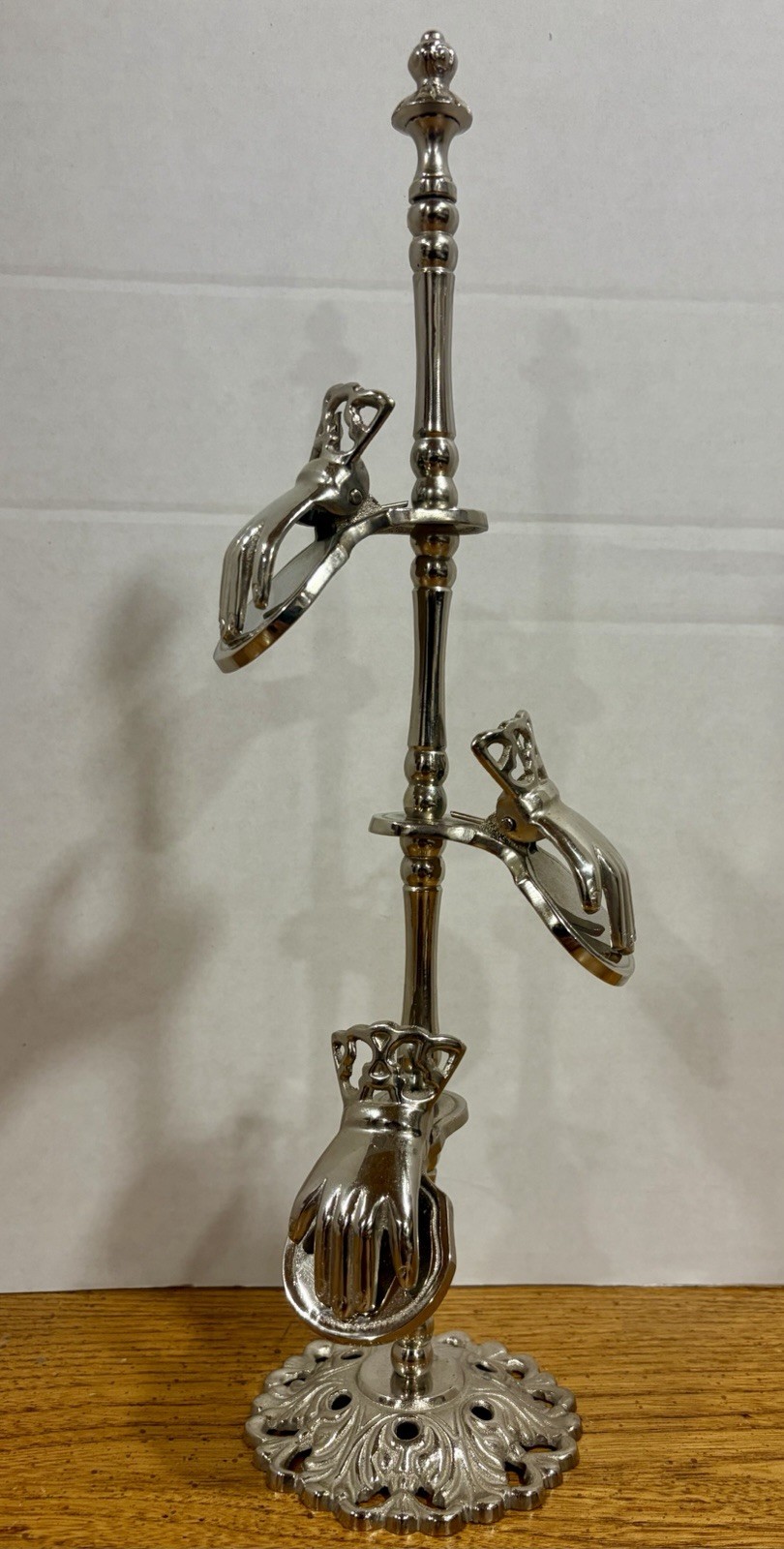 Vintage Victorian Style Silver tone 3 Hand Clip Photo Letter Holder Stand M, 14”