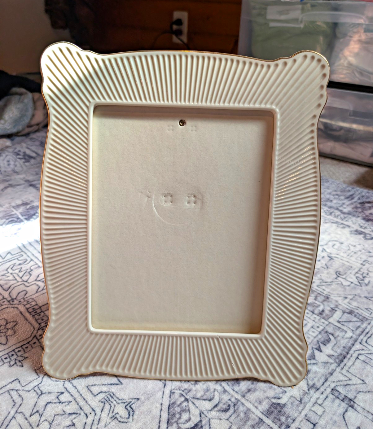 Vintage Lenox Ceramic Meridian Ivory for 8x10 Photo  Free Standing RARE