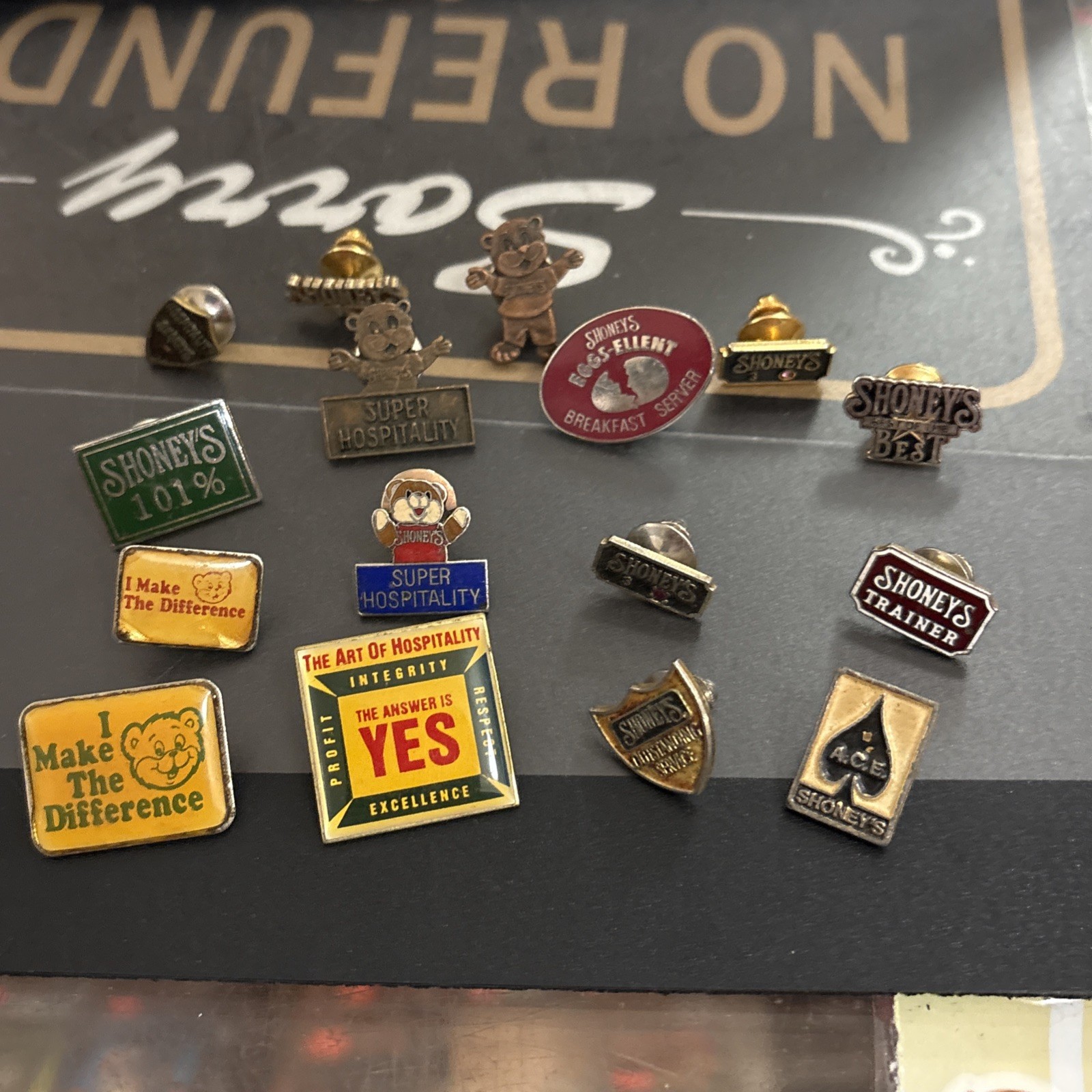 Lot Of 16 Vintage Shoneys Pins 3, 5, 10 Years Hospitality Eggs Ellent  Fast S/H
