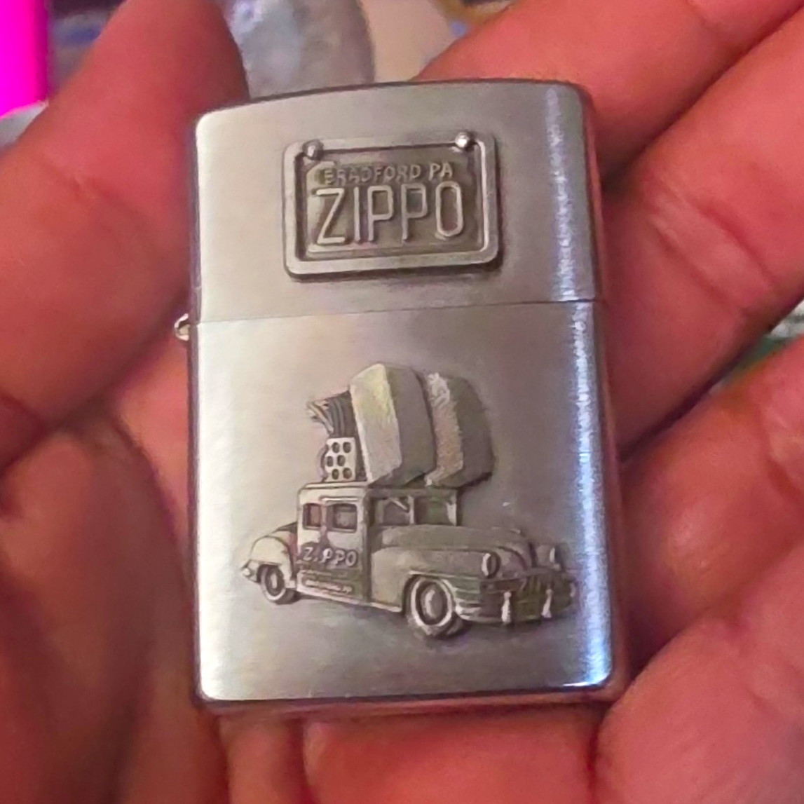 Zippo 1998 Bradford PA USA Lighter Zippo 1940\'S Car Design*NO STRIKES*NEVER LIT*
