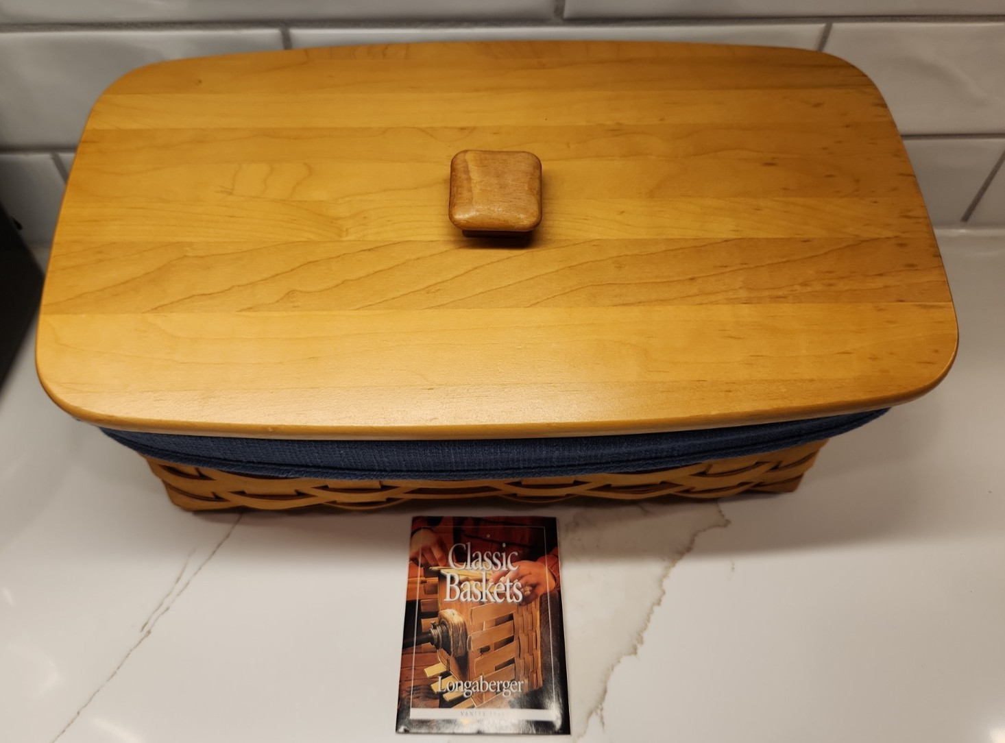 Vintage Longaberger Large Bread/Bakery Basket with Lid/Liner/Protector- VGC