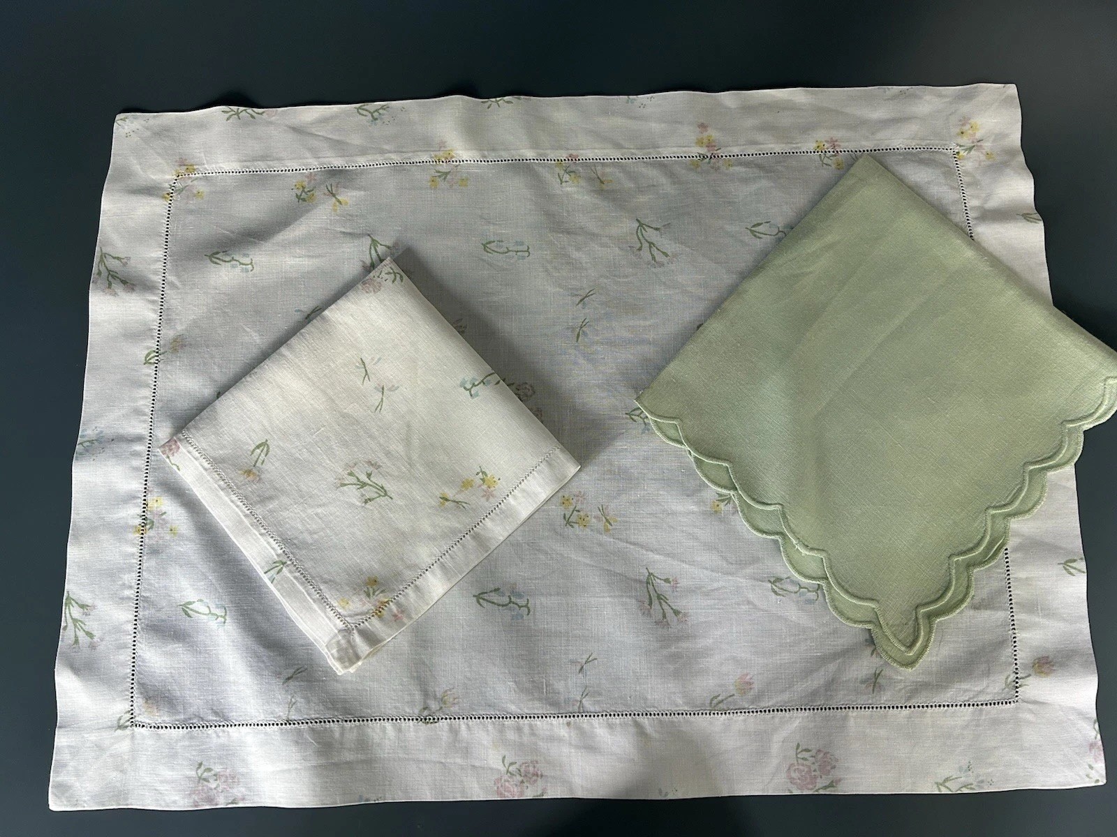 Antique Linen Placemat& Matching And Coordinating Napkins