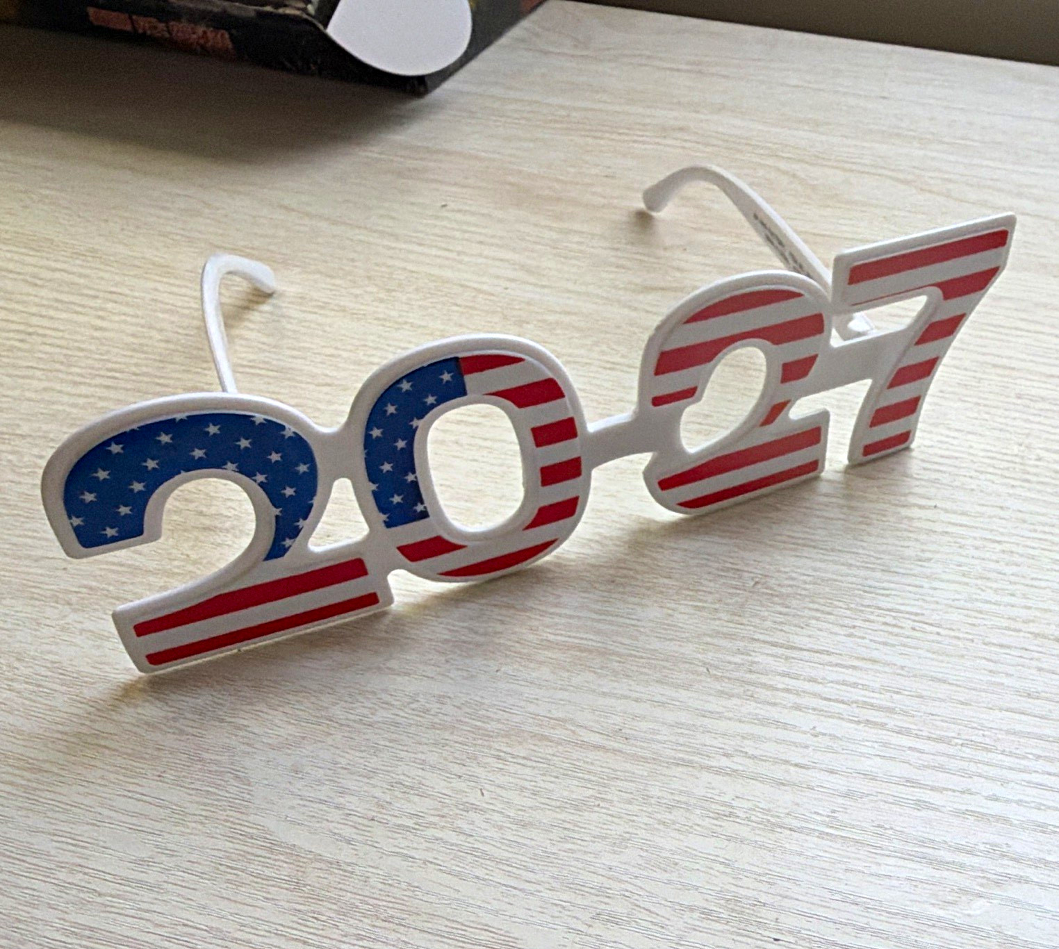 2027 New Years party glasses  12 count