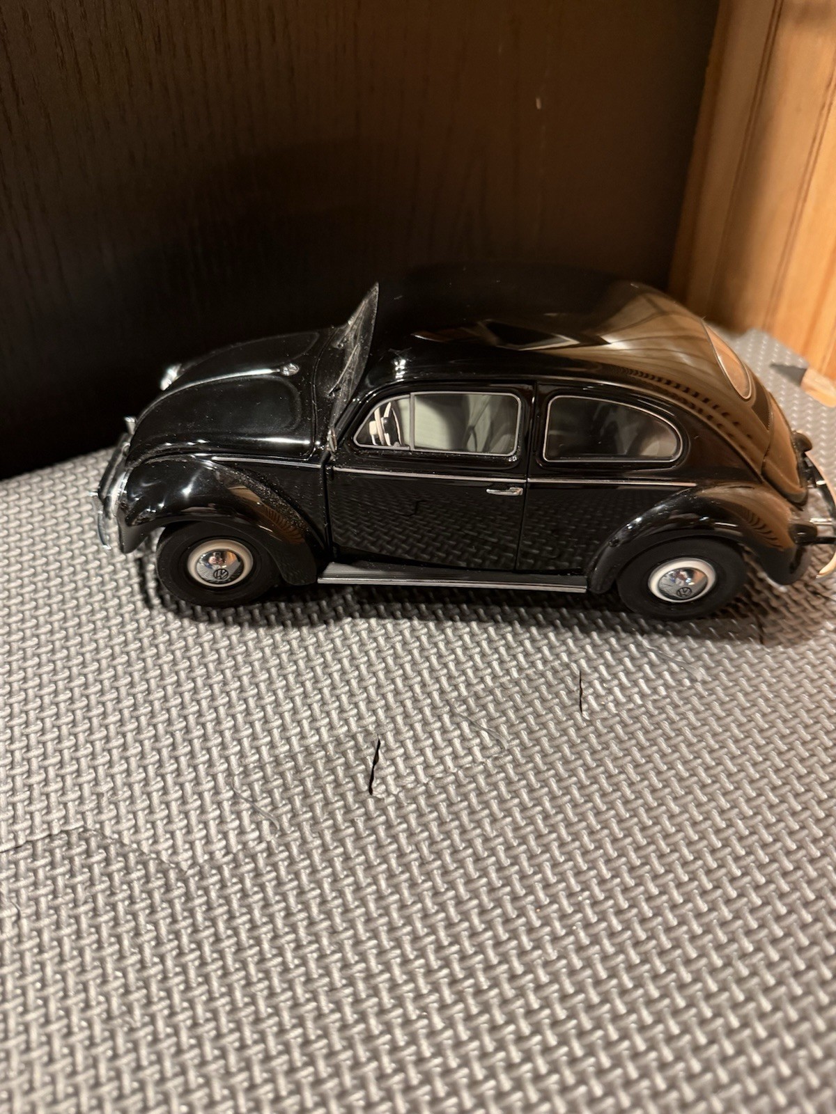 Rare vintage AUTOart Millennium 1;18 1955 VW BEETLE 1200 LIMOUSINE BLACK