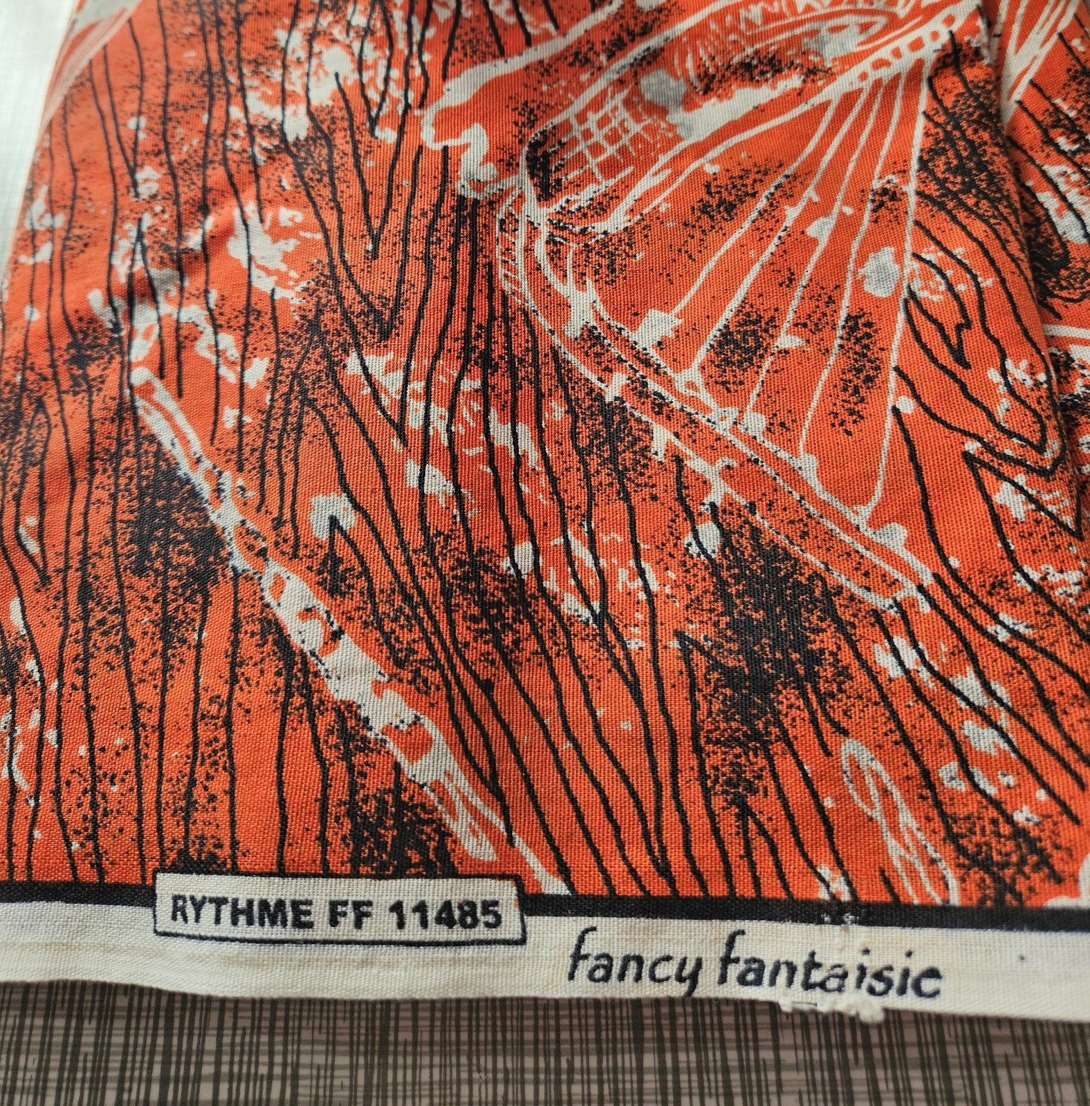 Vtg Fancy Fantaisie Fabric Abstract orange Seashell Woodgrain MCM MOD 5 1/4 Yrd 