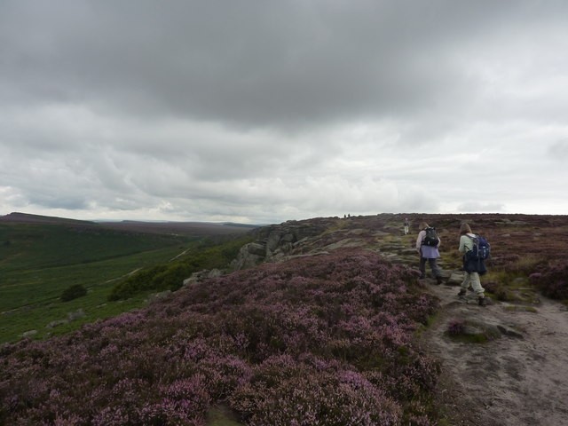 Photo A2 Dull day, bright heather Ringinglow On Burbage Rocks, heading n c2011