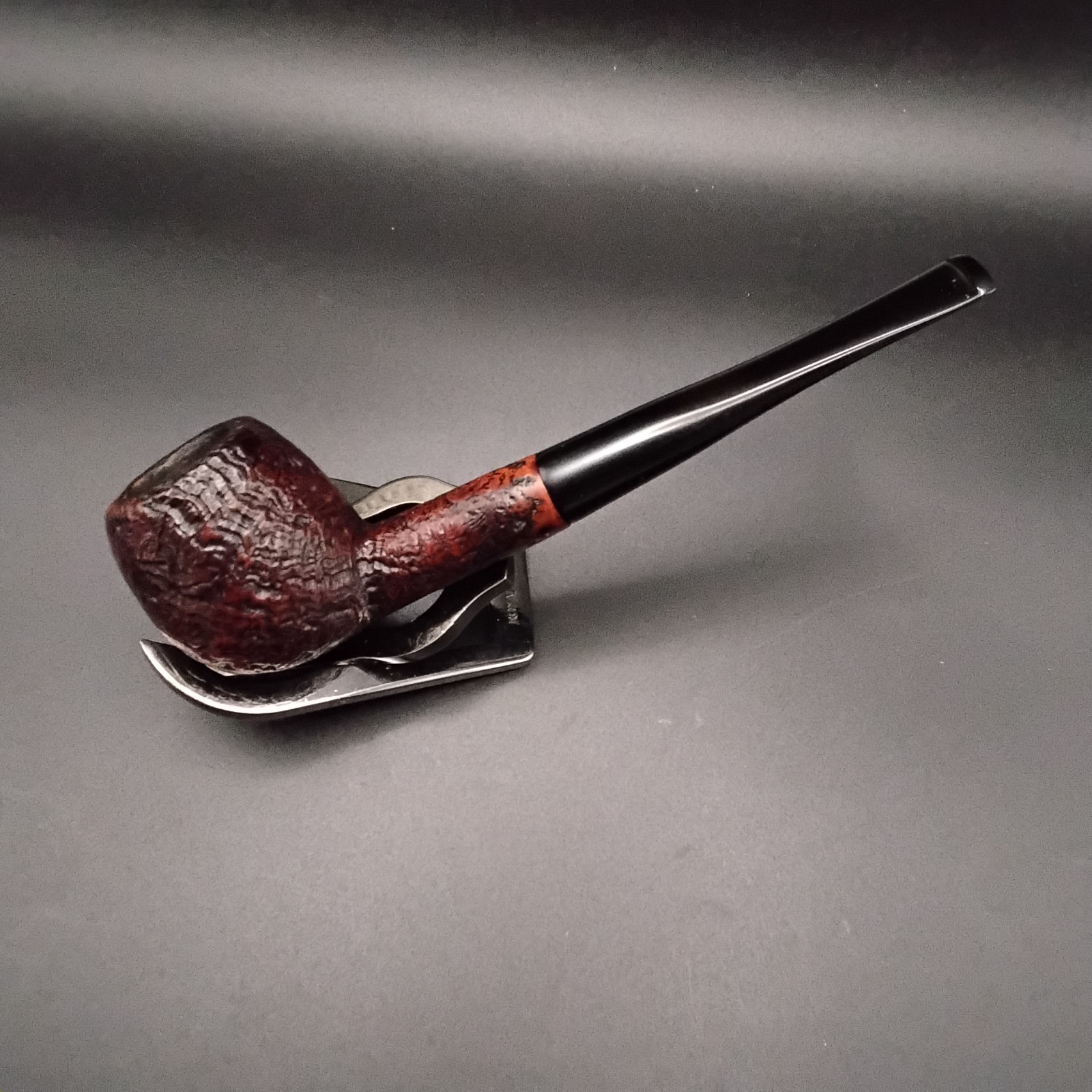 Professionally restored L.J. Peretti Co. tobacco smoking pipe 