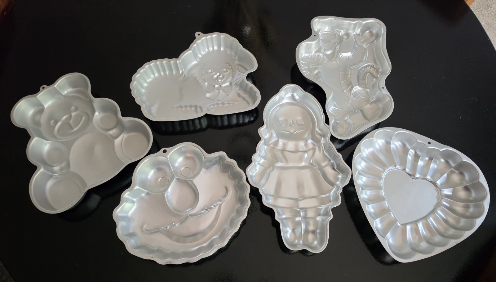 Lot of 6 Vintage Wilton Aluminum Cake Pans Disney Elmo Tigger Character Mix