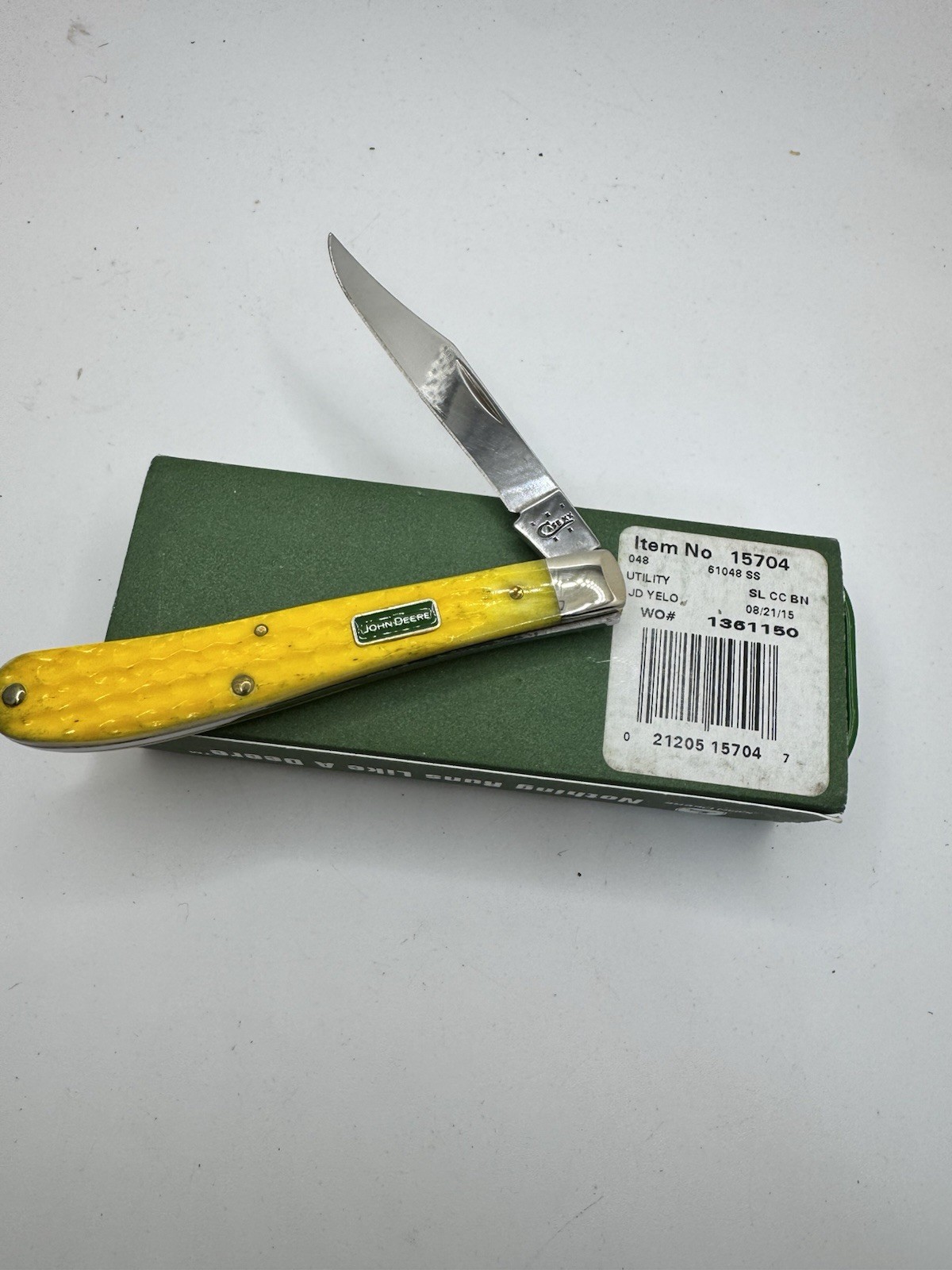 Case XX John Deere Slimline Trapper 15704 61048 SS Yellow Bone w/ Tin & Sheath