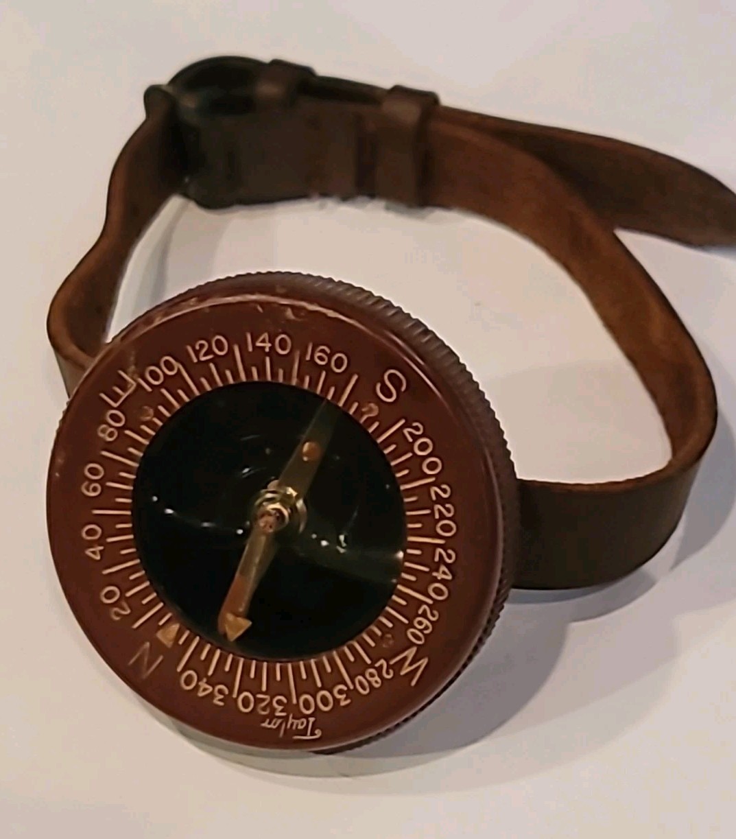 WW11 Army Paratrooper Corps Wrist Compass Taylor Bakelite Leather Great Condit