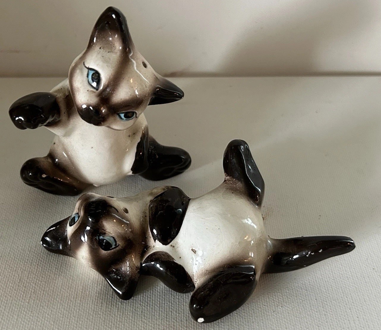 VTG Anthropomorphic Siamese Cats Kreiss Salt Pepper Shakers Kitsch Ceramic