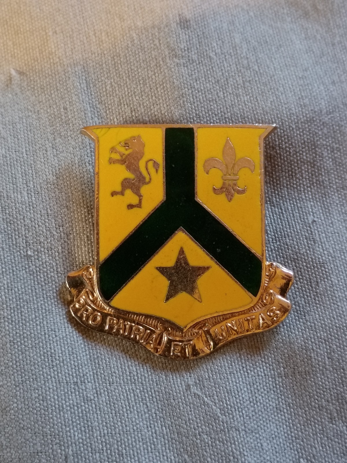 Vintage WW2 Era 101st Expeditionary Signal Battalion Enamel Pin.