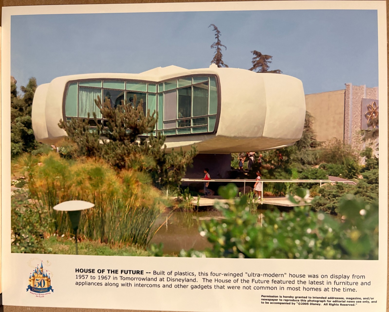 DISNEYLAND Monsanto House of the Future Tomorrowland Original Press Photo 8x10