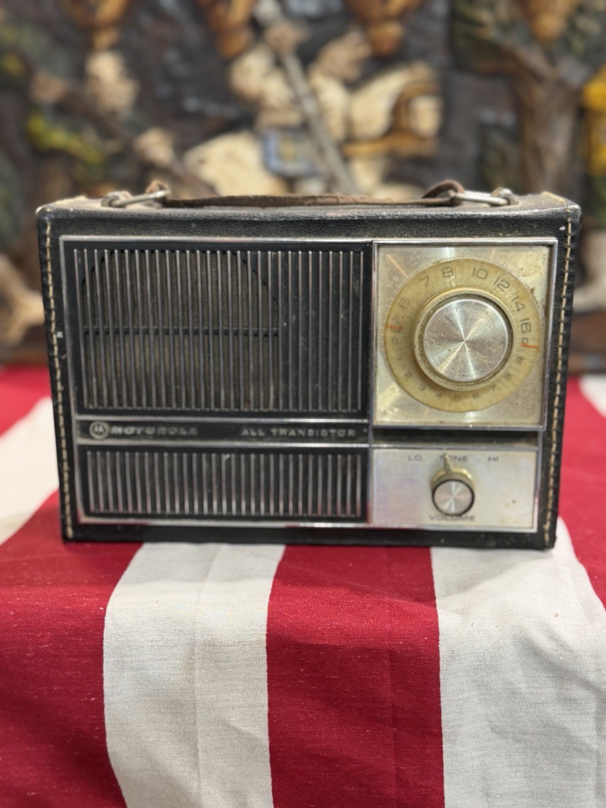 Vintage 1966 Motorola XP7C 8-Transistor AM Radio Portable Leather Case USA