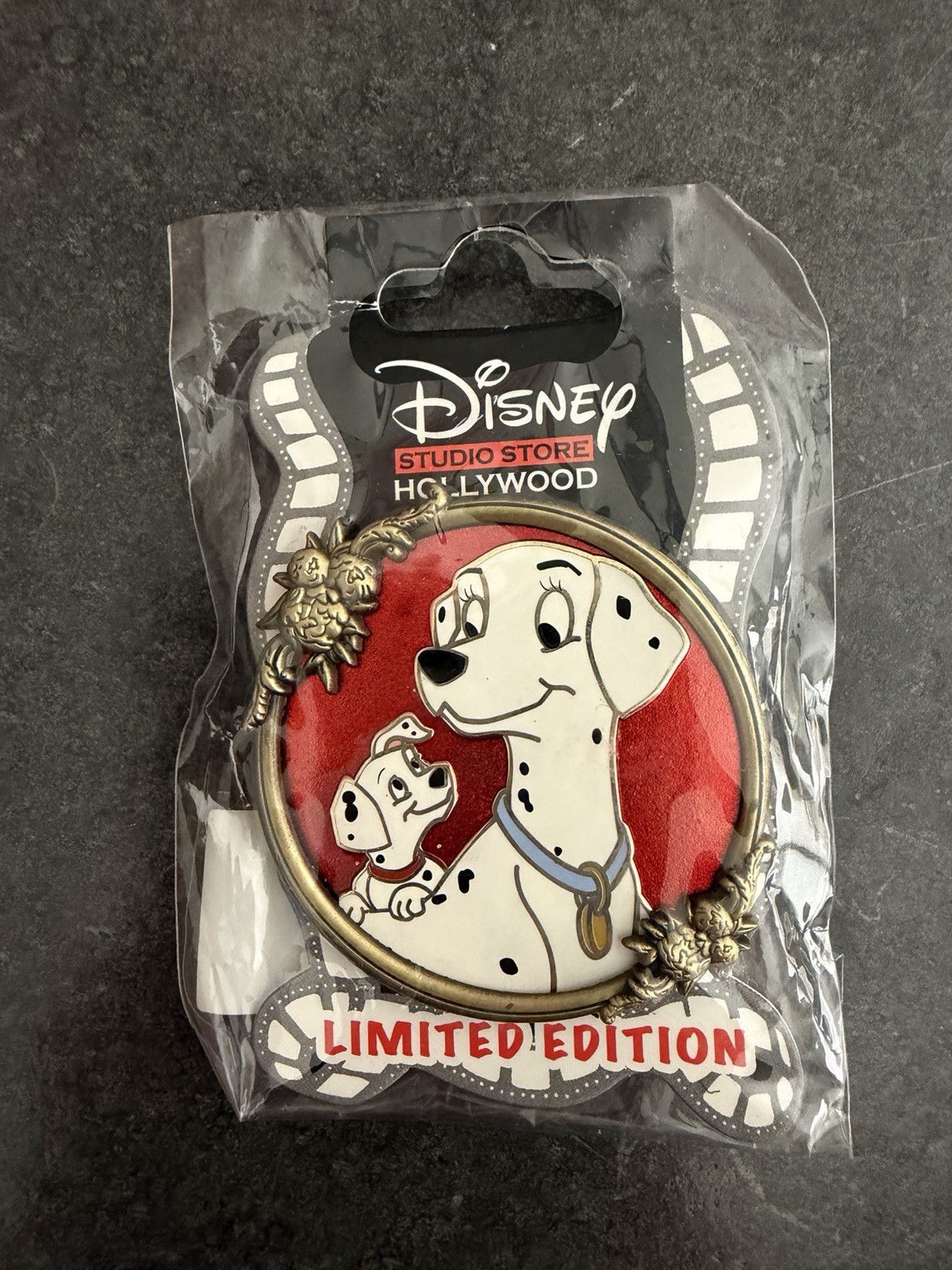 DSF DSSH 101 Dalmatians Mother’s Day Perdita LE 300 Disney Pin