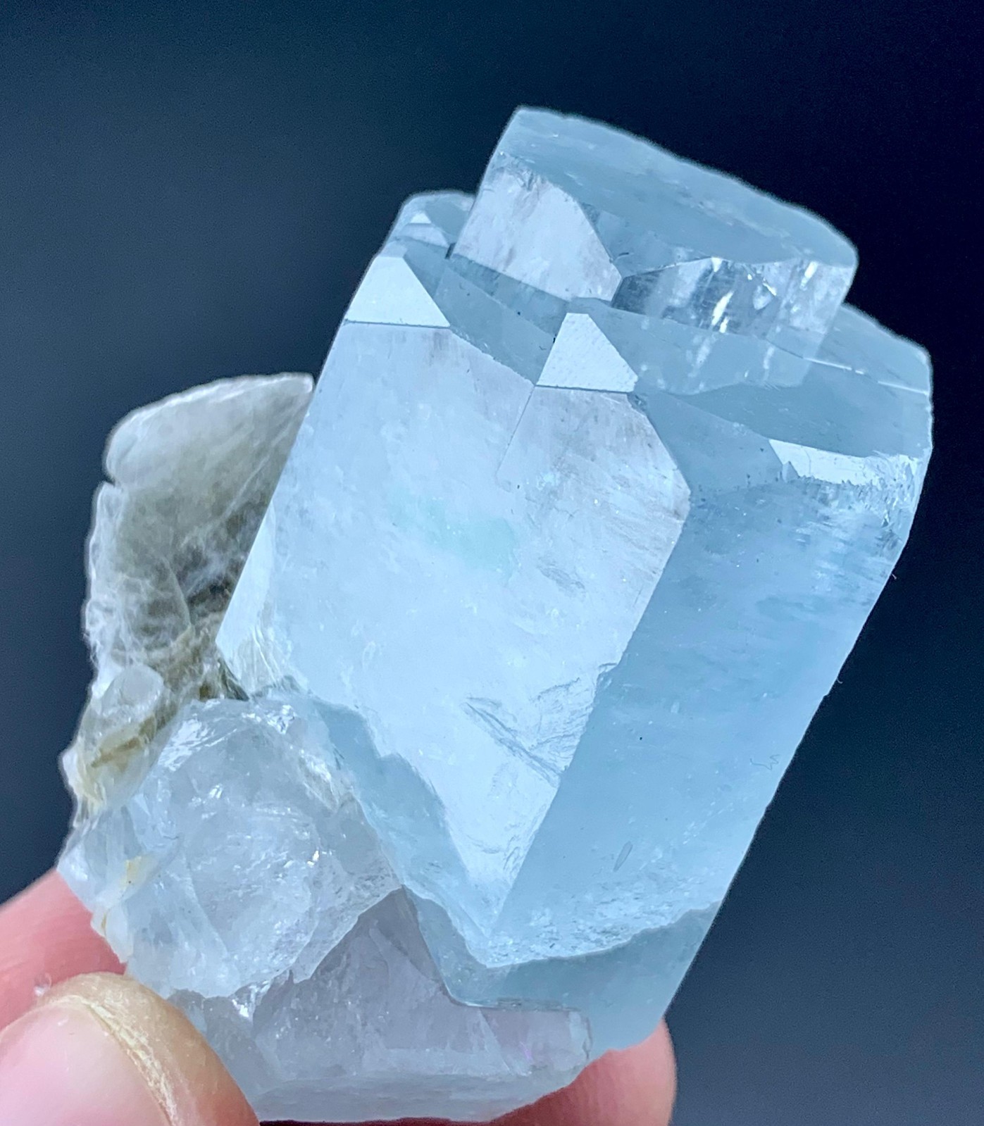 211 Carat Aquamarine Crystal Specimen From Pakistan