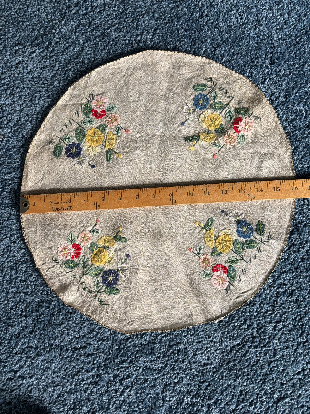 VTG Round Doily Table Linen 16” Embroidered Floral with stitched border