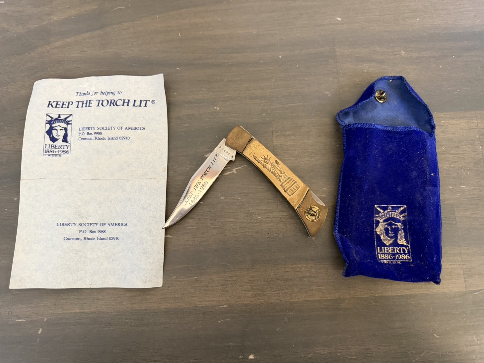 Centennial Liberty #A040589, Keep The Torch 1886-1986, Pocket Knife