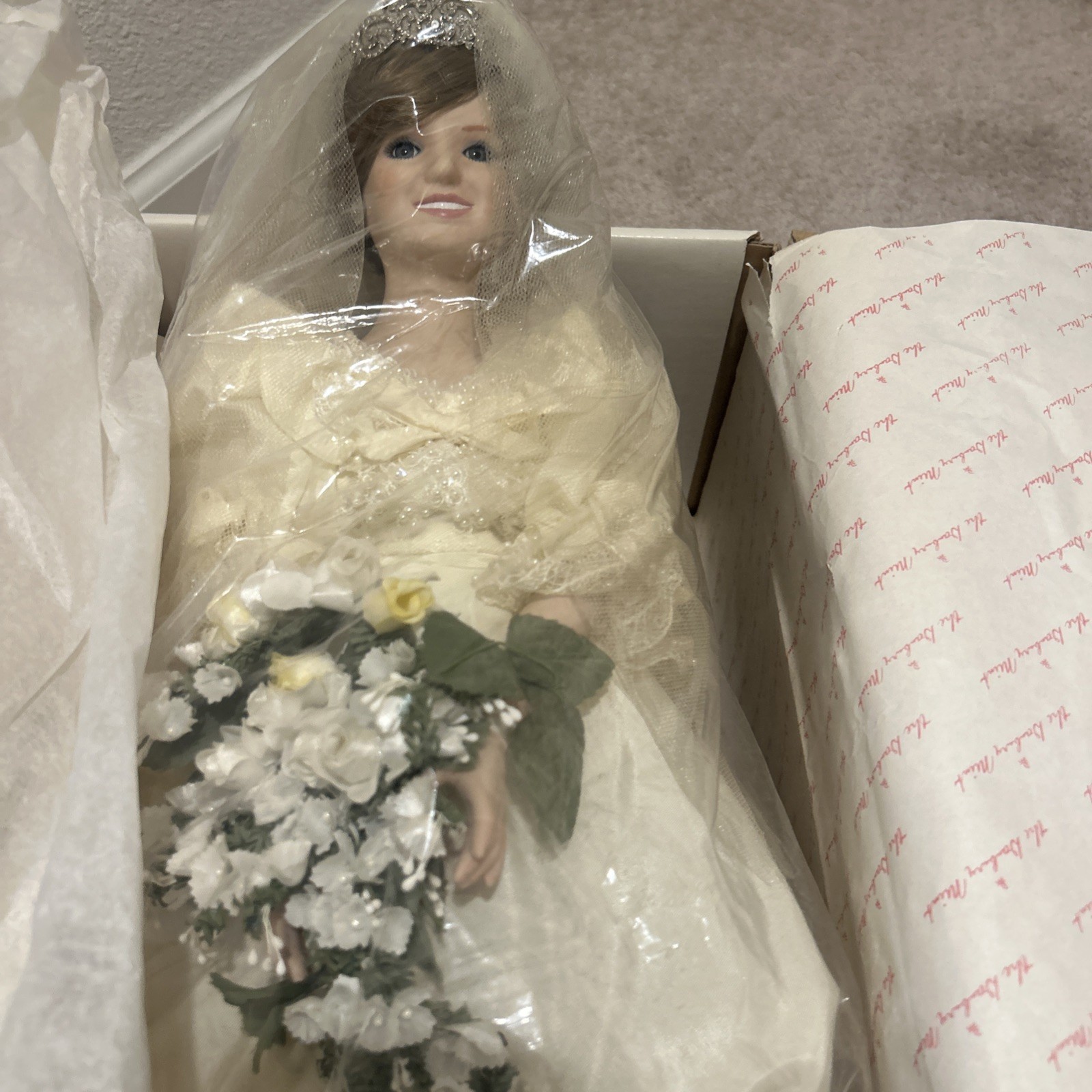 Rare Vintage 1985 Danbury Mint , wedding gown, crown & veil, bouquet.  Orig box