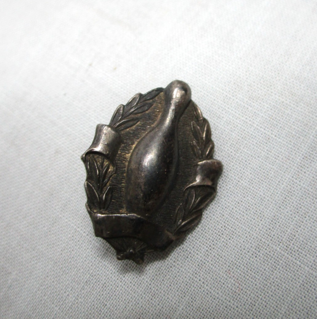 VINTAGE STERLING SILVER BOWLING AWARD PIN PINBACK WREATH AND RIBBON
