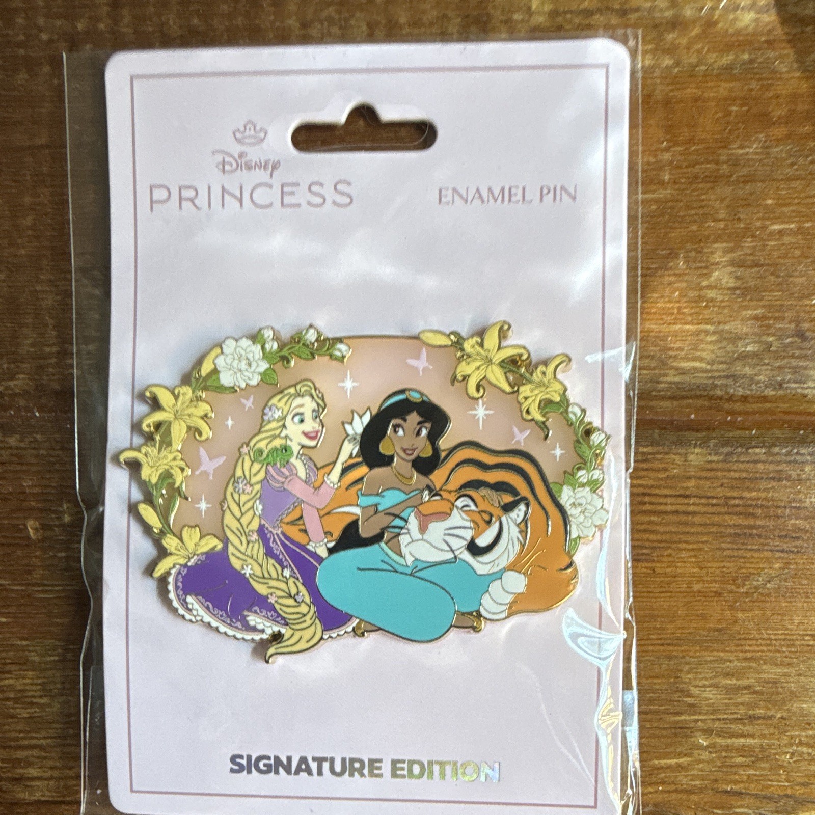 Pink a La Mode PALM Rapunzel & Jasmine Enchanted Friendship Jumbo Pin LE 500