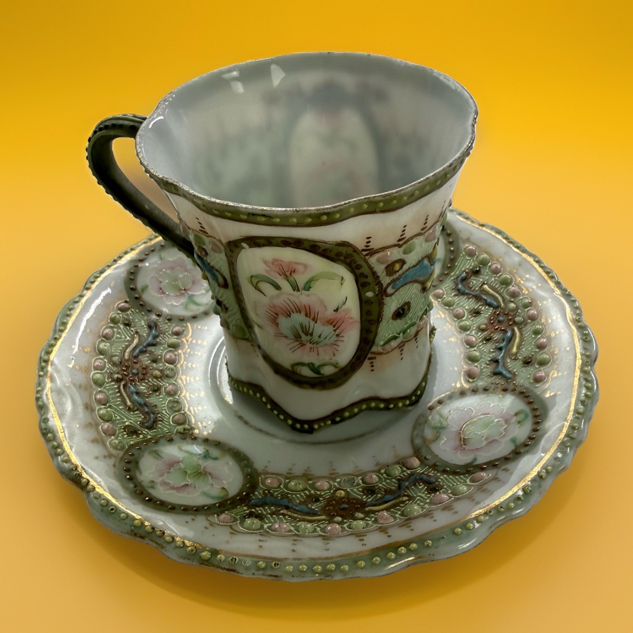 Vtg Victorian Cup Saucer Demitasse Ardalt Handle Pedestal white/Green Gold Gilt 