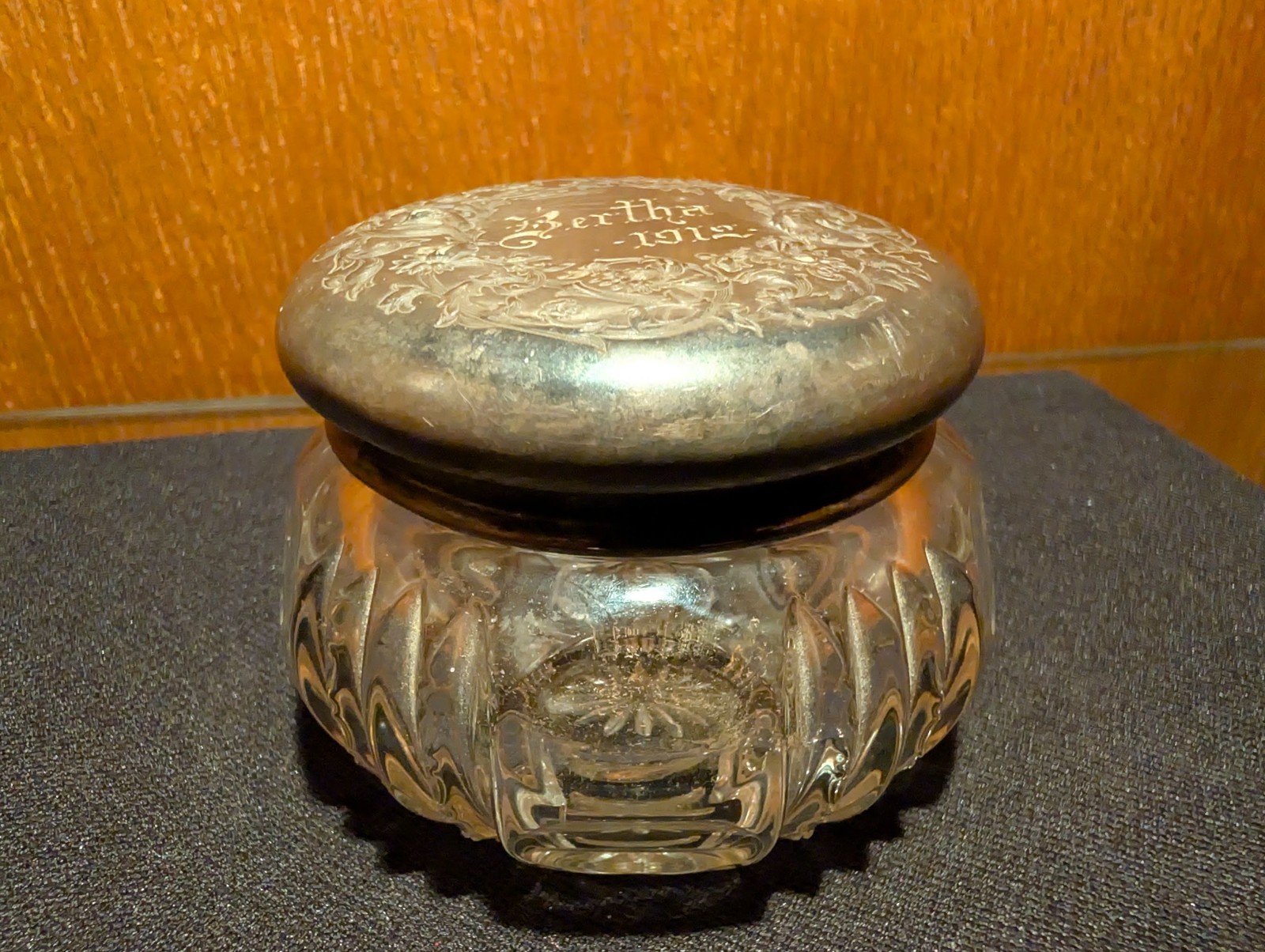 Antique 1912 Edwardian Glass Vanity Powder Dresser Jar Repoussé Silver Lid