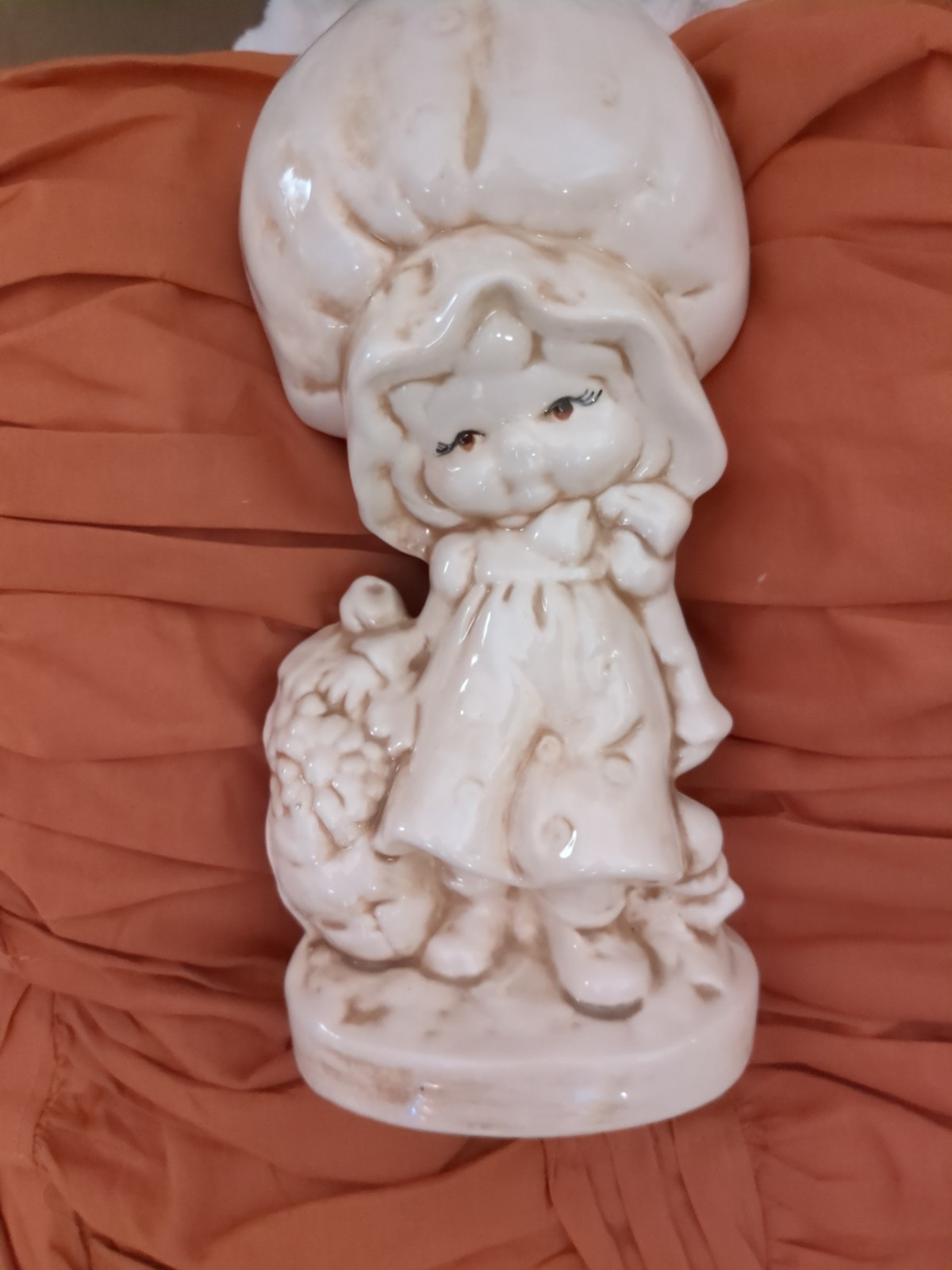Vintage 60s/70s Bonnet Girl Ceramic Figurine Statue Bank Bernard