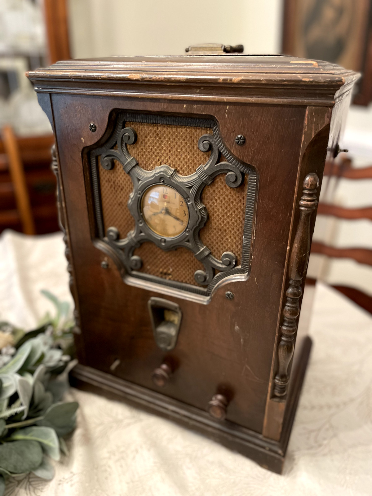General Electric GE JR S-22X Tombstone Antique Clock Radio 1931