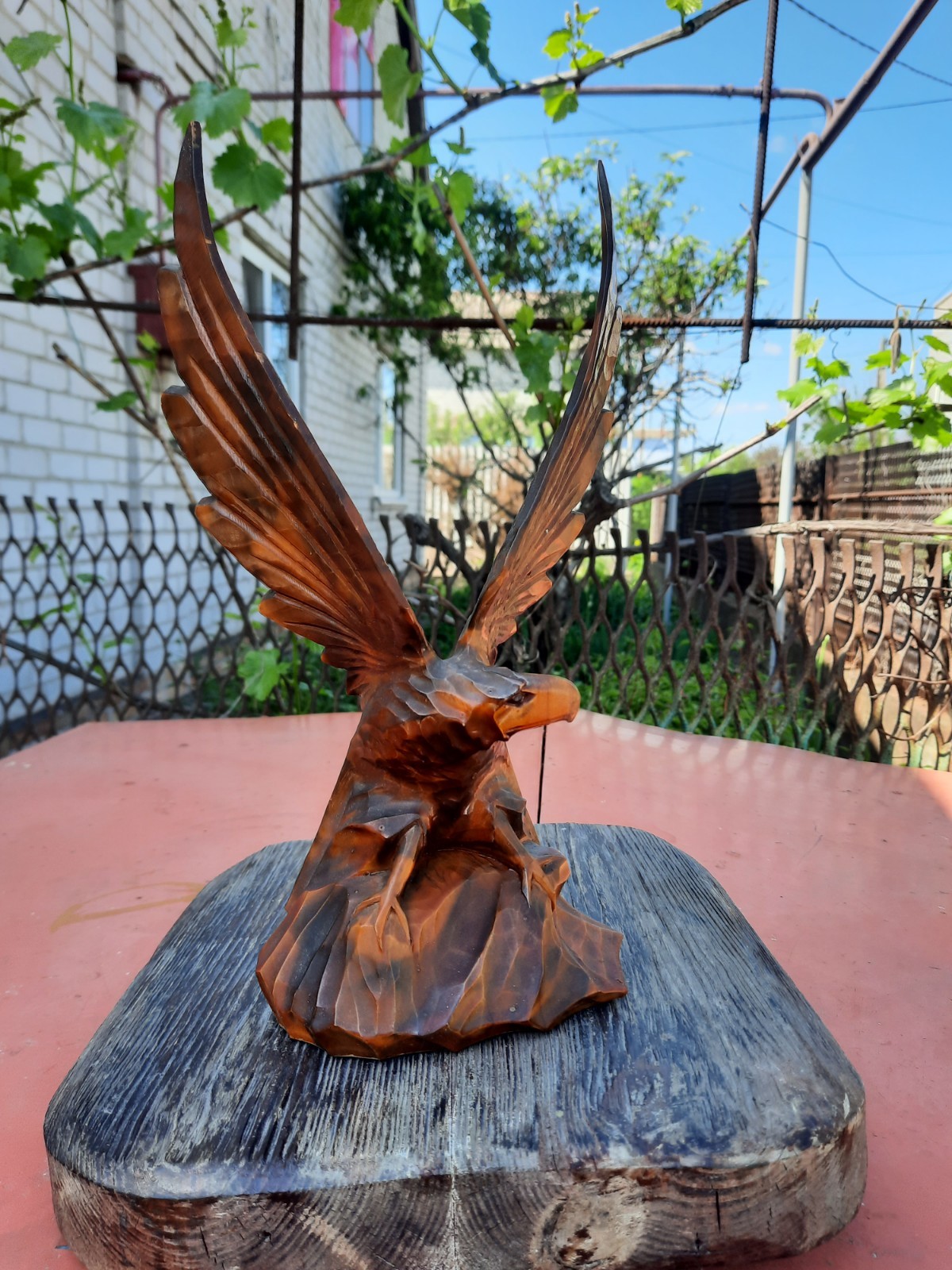Vintage Hand-Carved Wooden Mountain Eagle Statue 13.4\