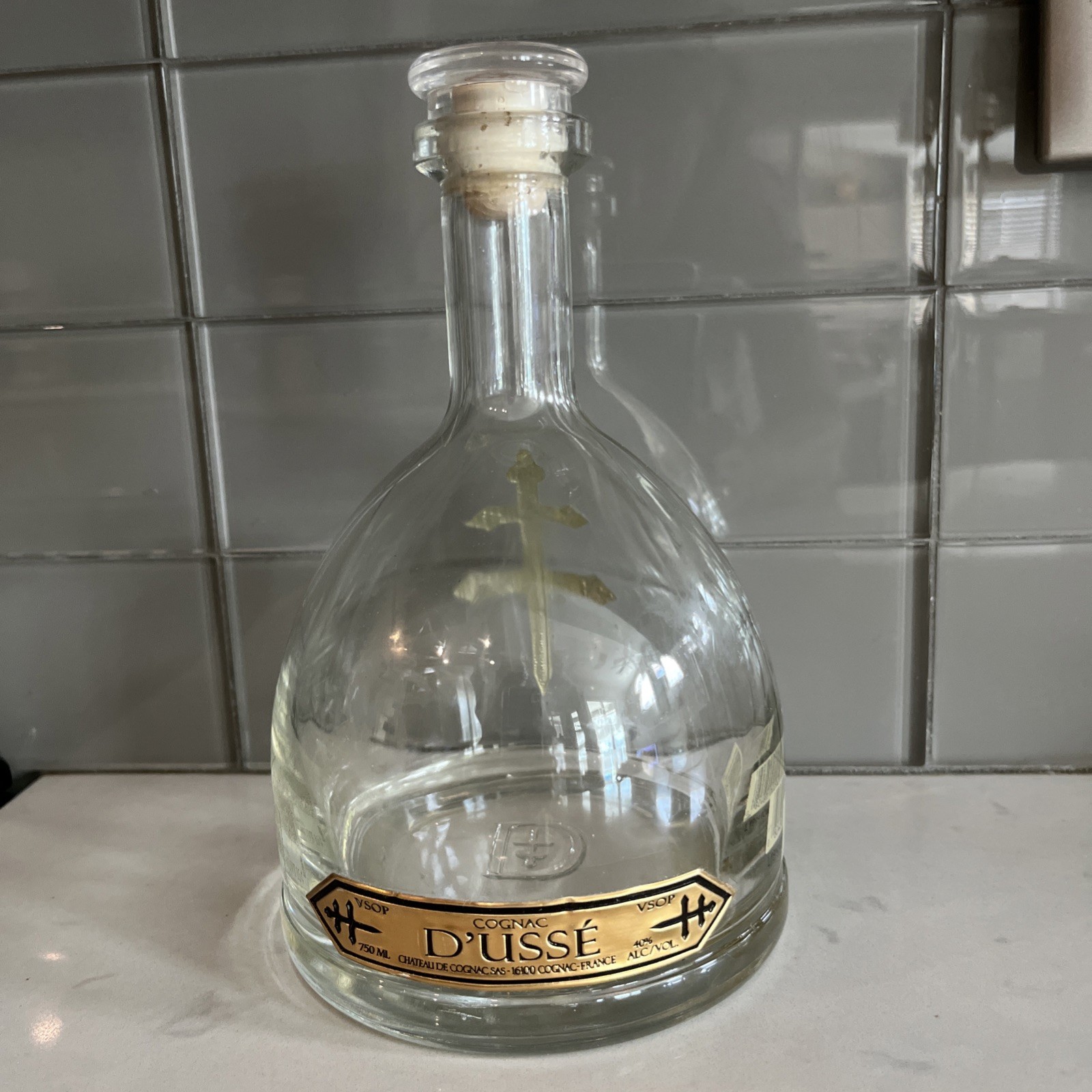 D’USSE VSOP Cognac Empty Gold Cross Decanter w/ Stopper Chateau de Cognac FRANCE
