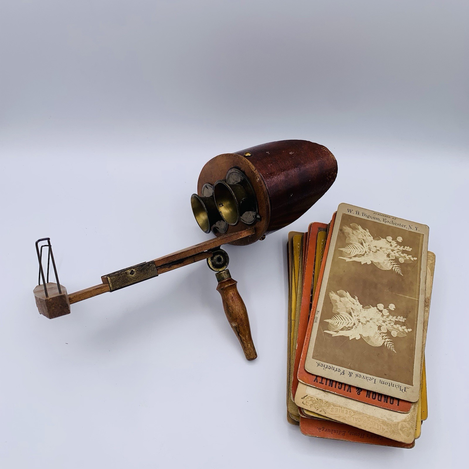 Antique Graphoscope Stereoscope pat 1896 plus 27 Cards