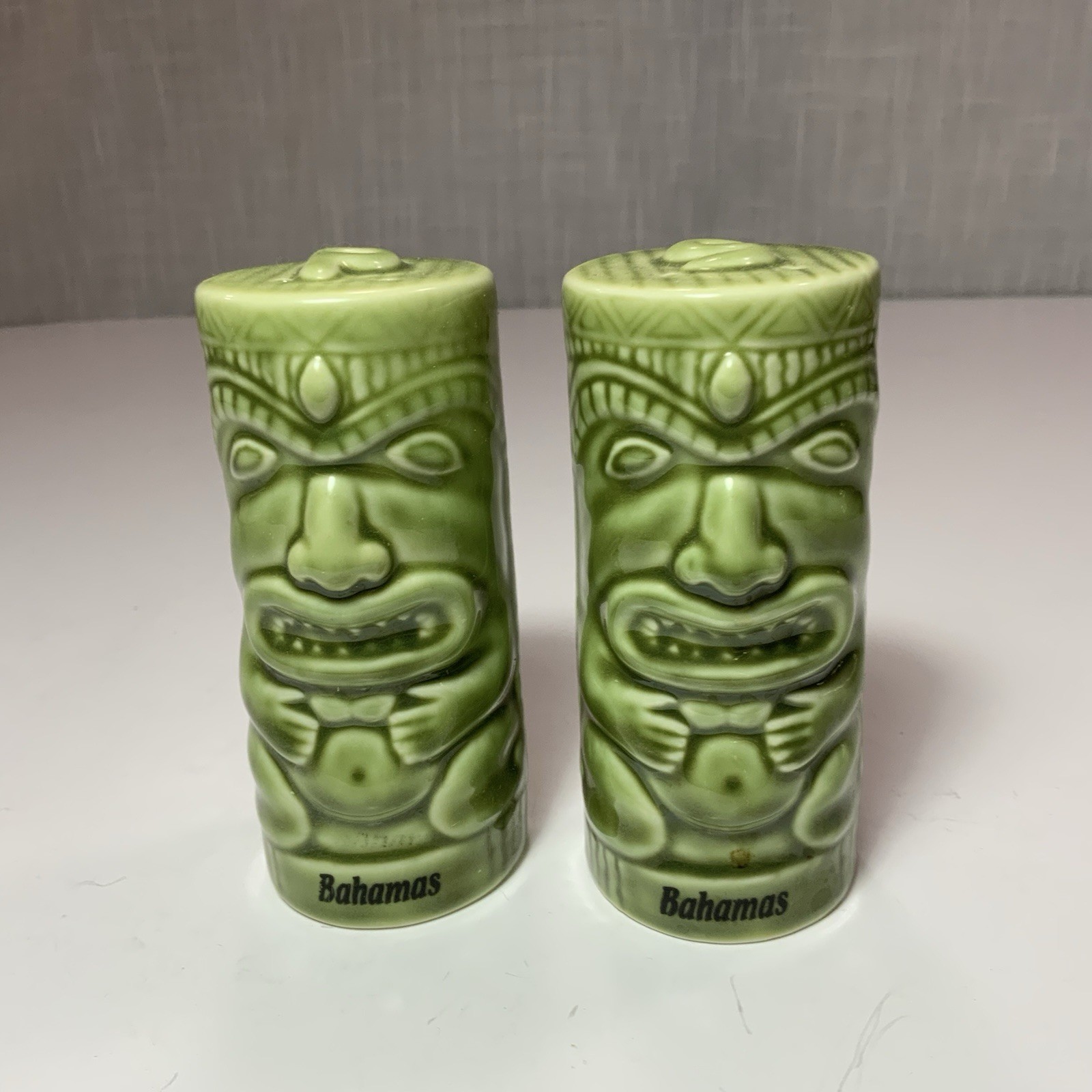 VTG Chiki Tiki Bahama’s CERAMIC TIKI SALT & PEPPER SHAKERS Green 4” tall